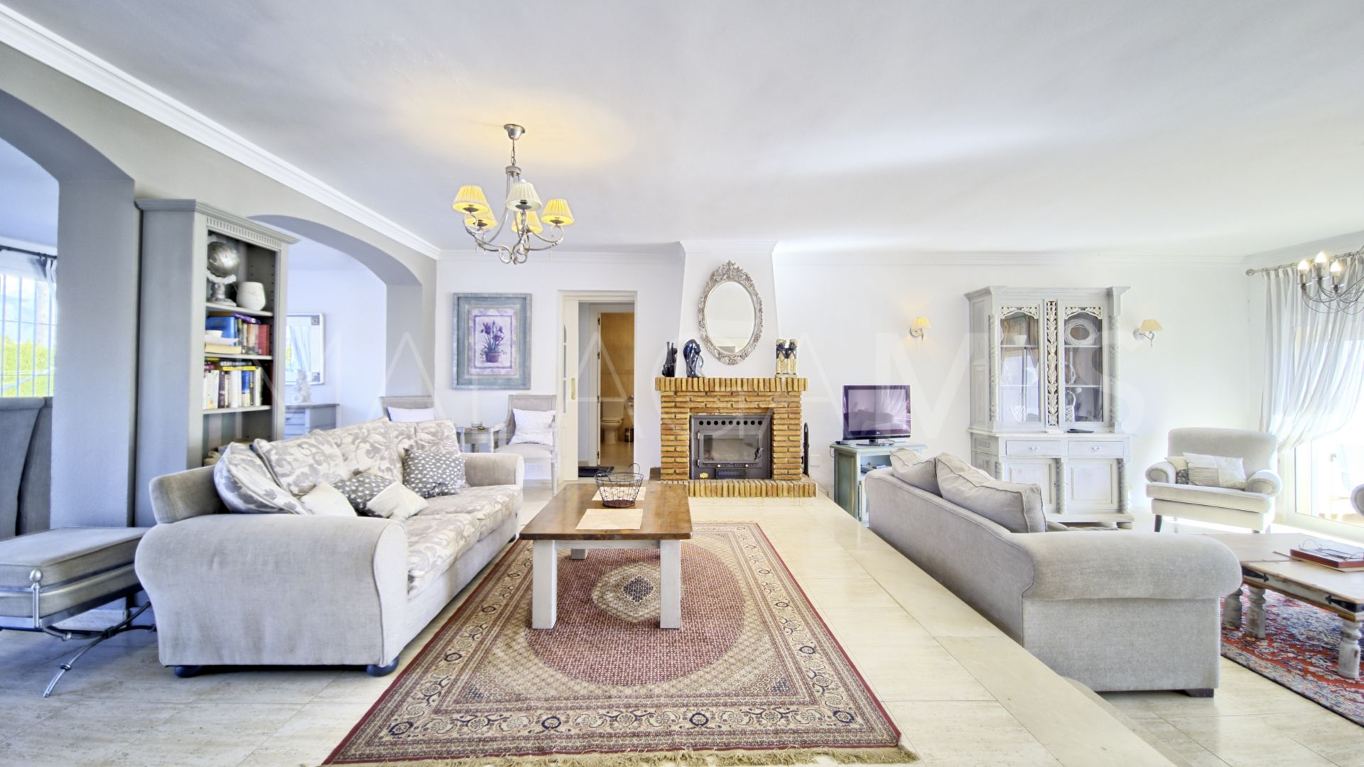 Villa for sale in Mijas Golf