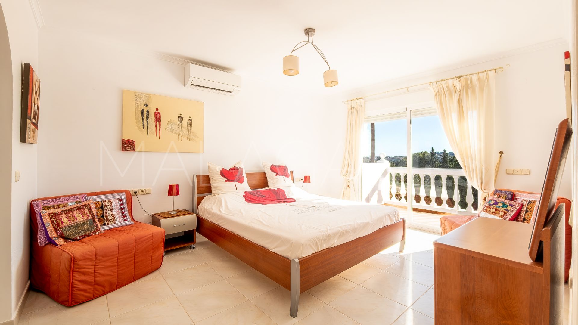 Villa for sale in Mijas Golf