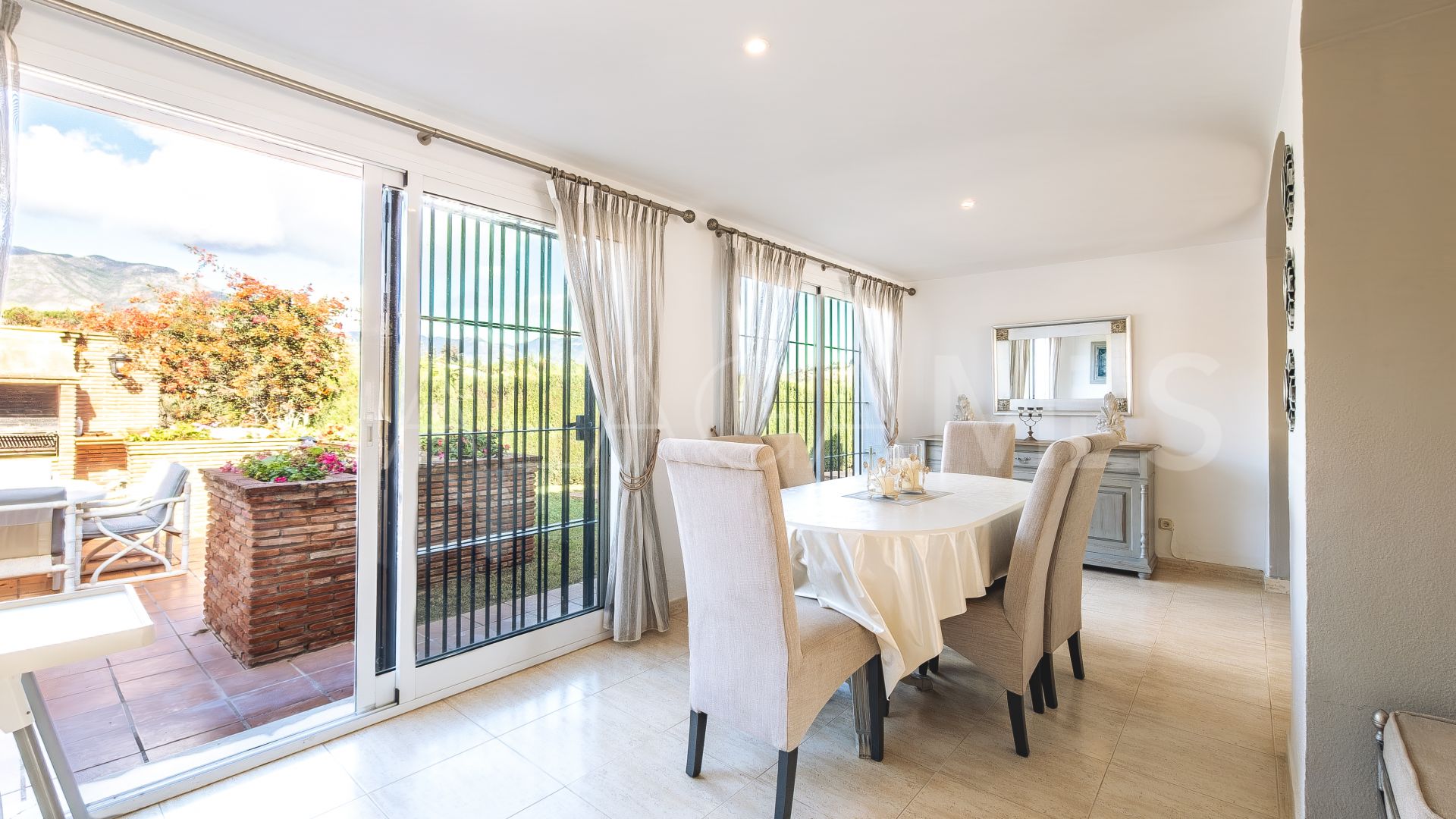 Villa for sale in Mijas Golf