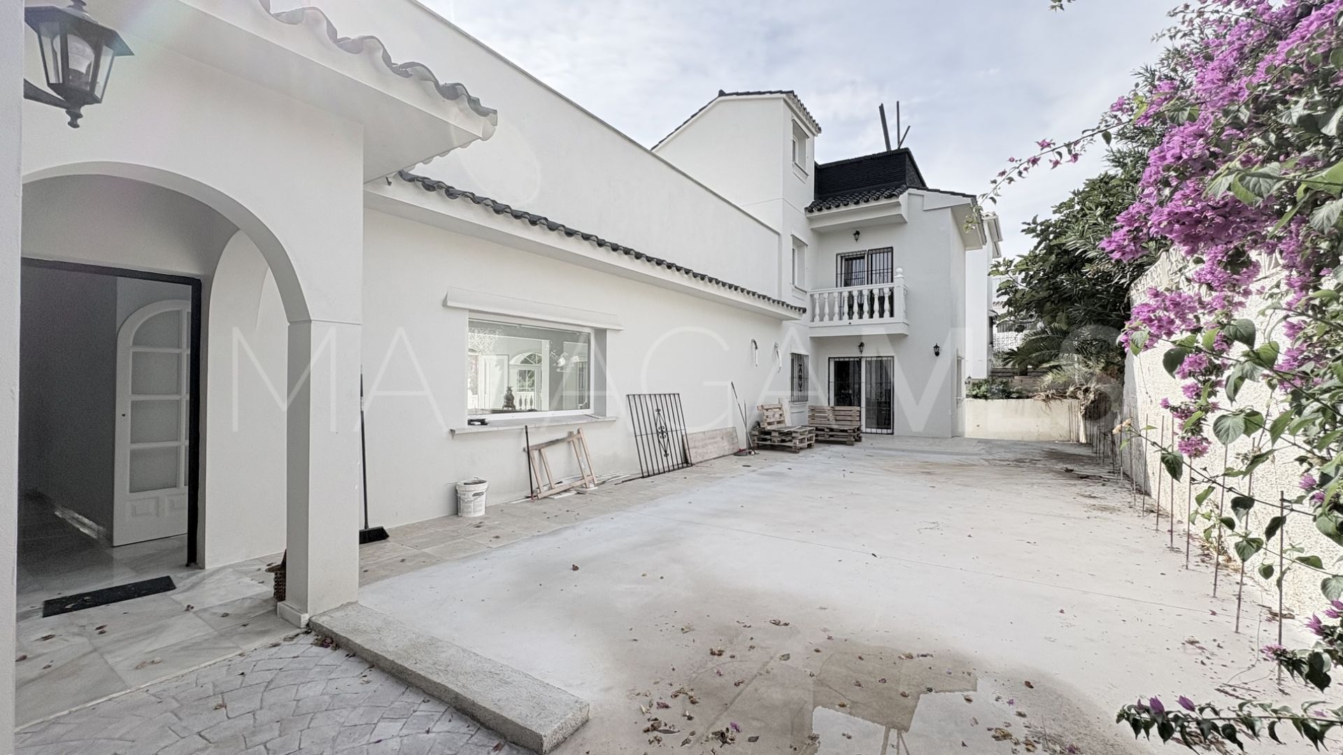 House for sale in El Faro de Calaburras with 9 bedrooms