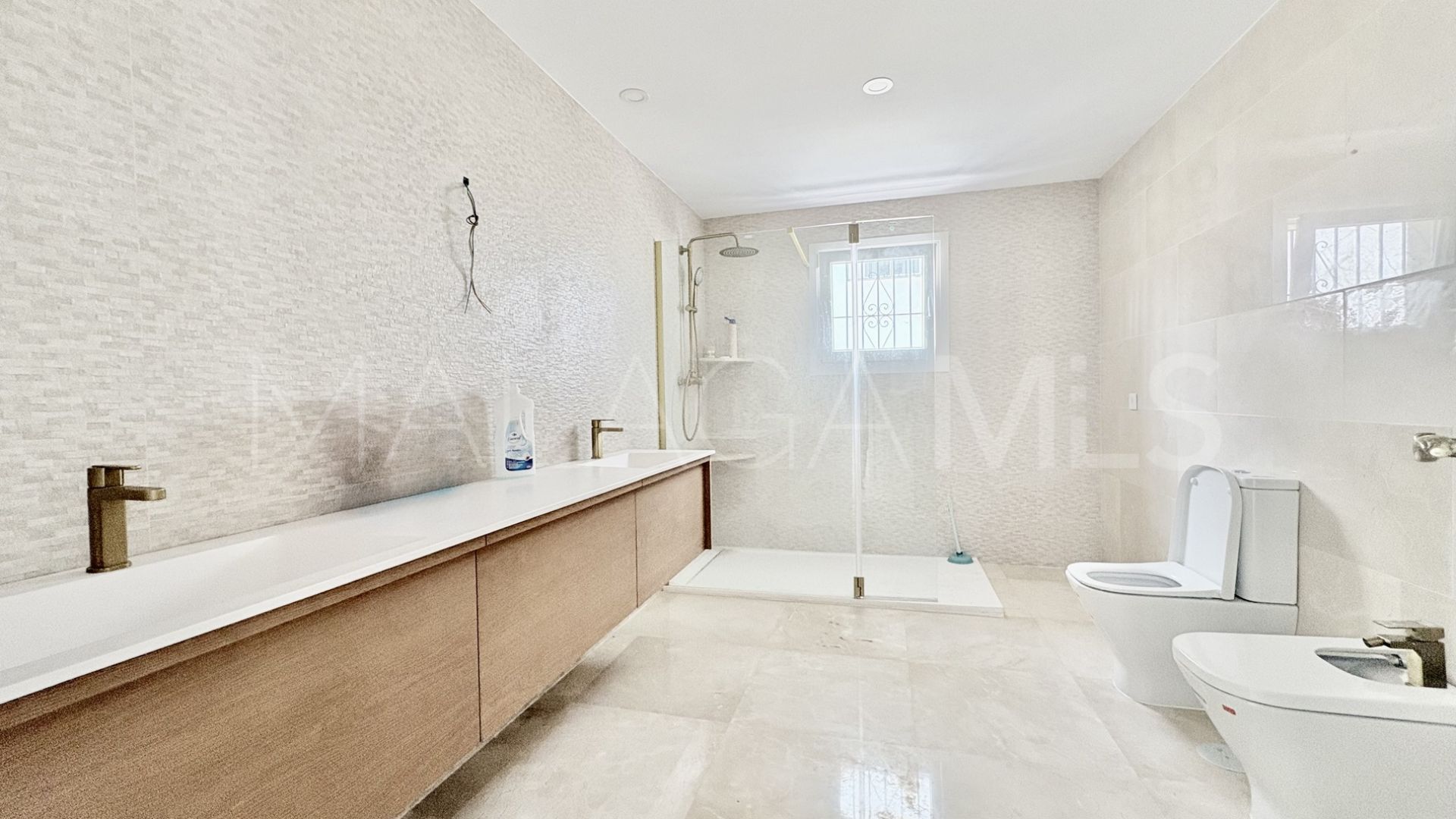 House for sale in El Faro de Calaburras with 9 bedrooms