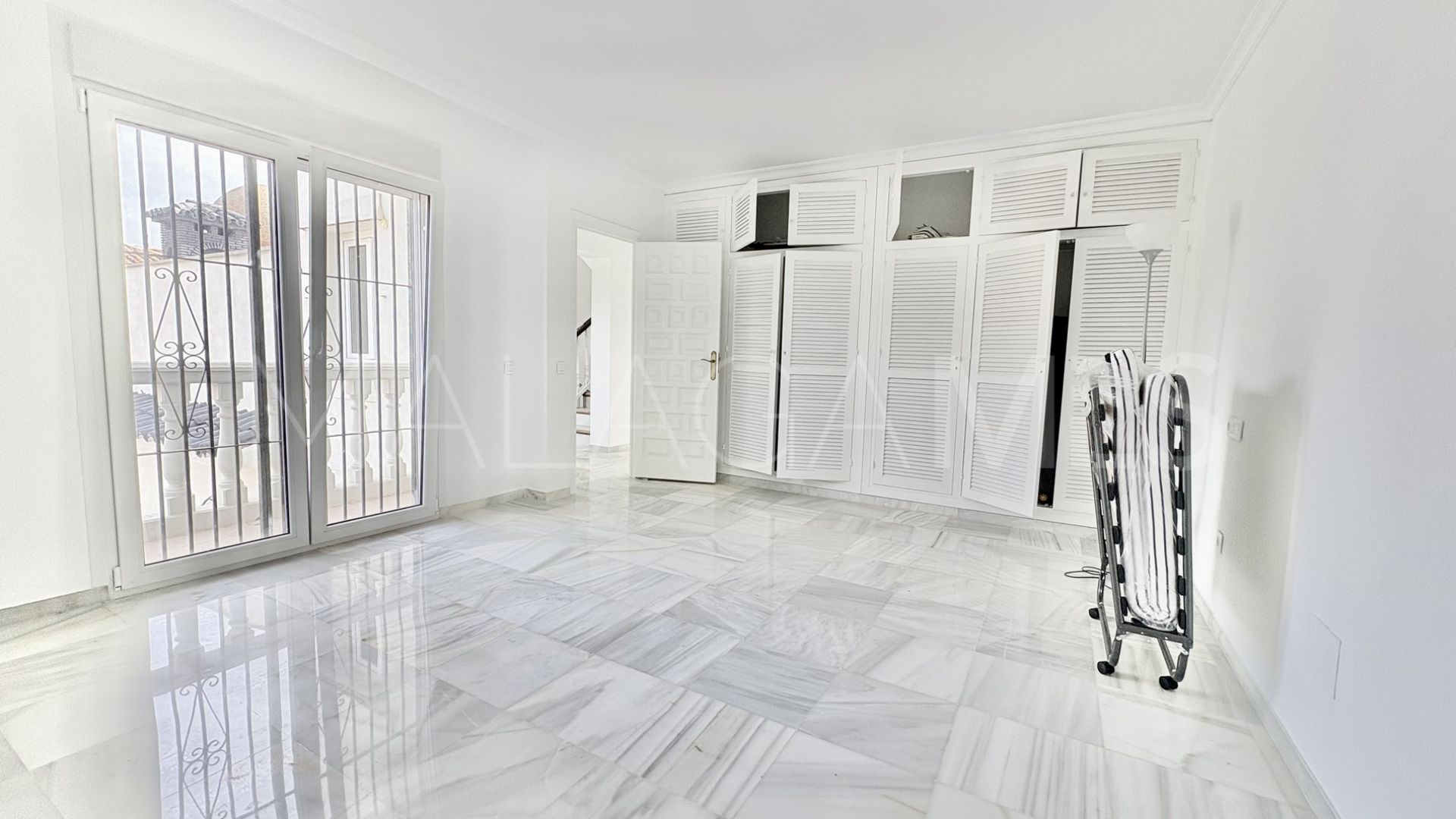 House for sale in El Faro de Calaburras with 9 bedrooms