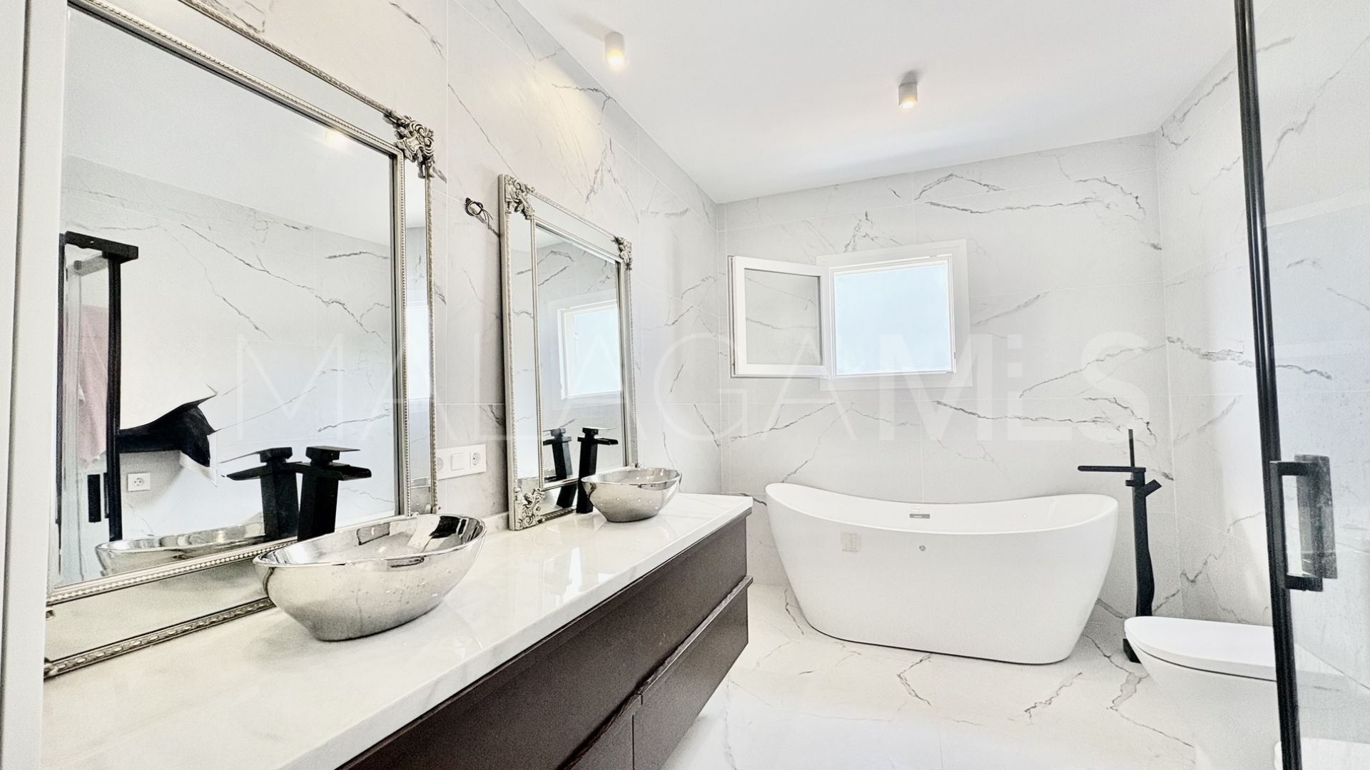 House for sale in El Faro de Calaburras with 9 bedrooms