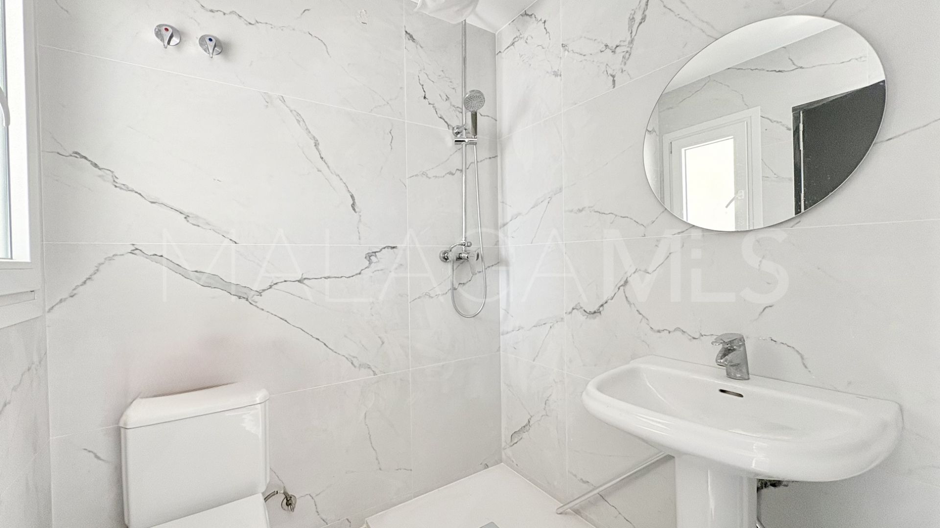 House for sale in El Faro de Calaburras with 9 bedrooms