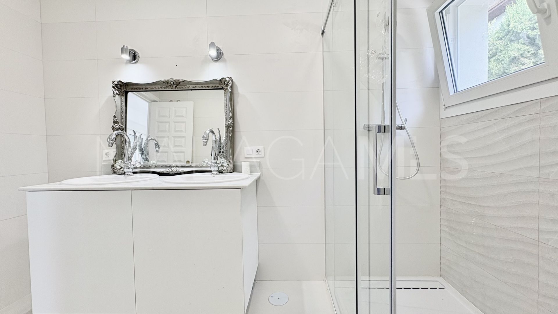 House for sale in El Faro de Calaburras with 9 bedrooms