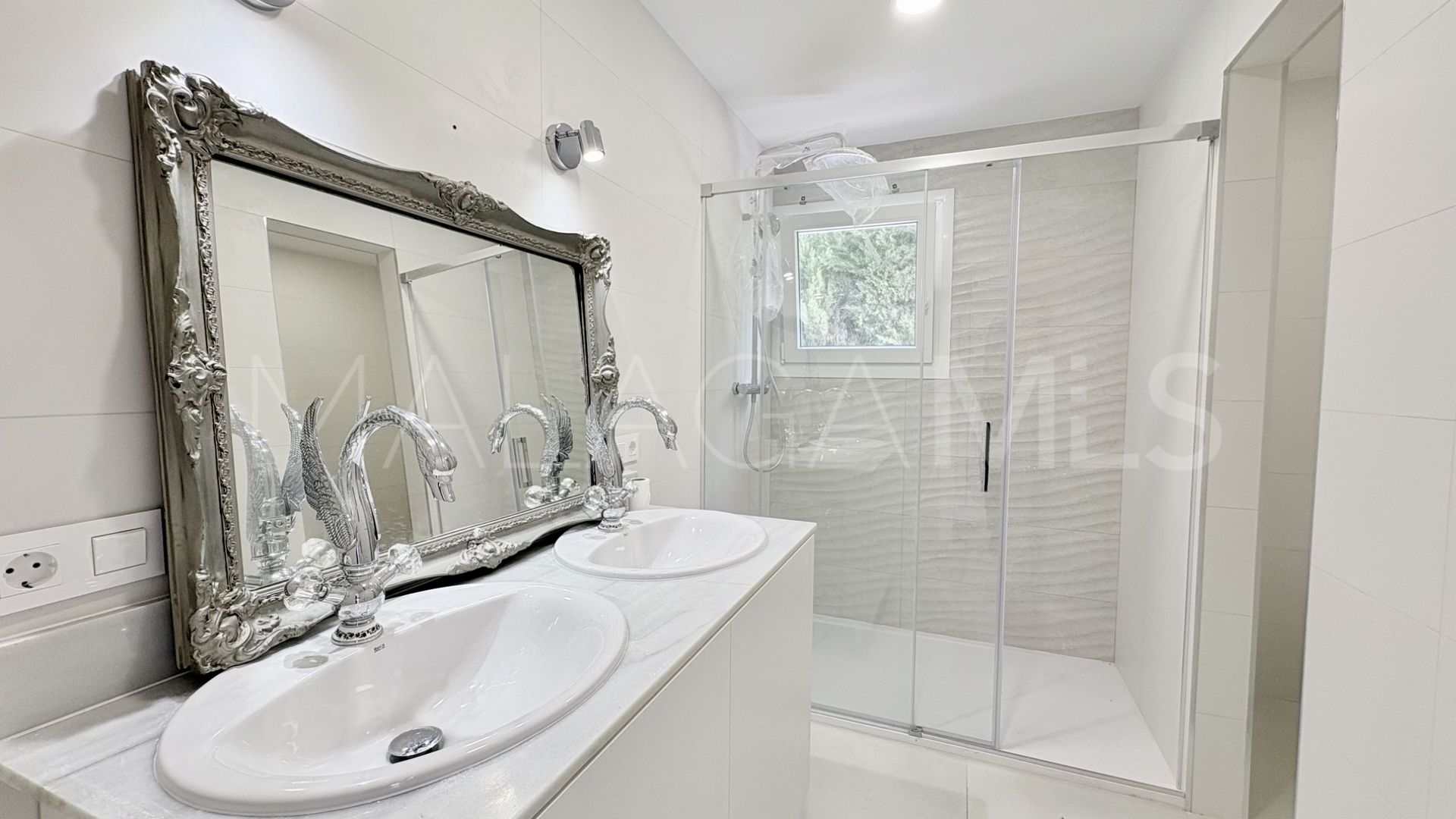 House for sale in El Faro de Calaburras with 9 bedrooms