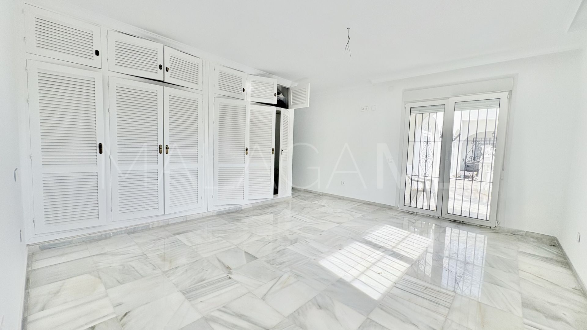 House for sale in El Faro de Calaburras with 9 bedrooms