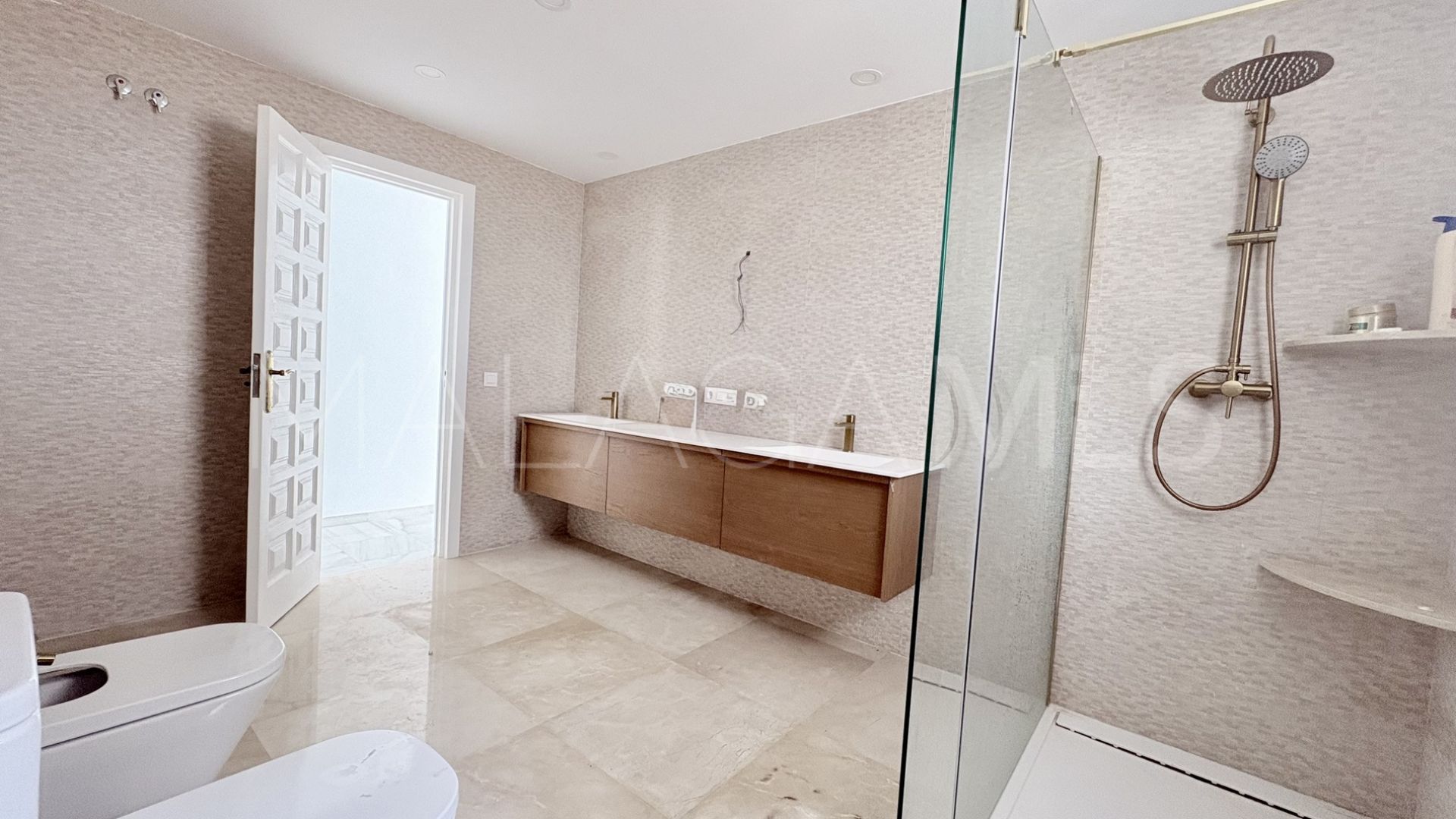 House for sale in El Faro de Calaburras with 9 bedrooms