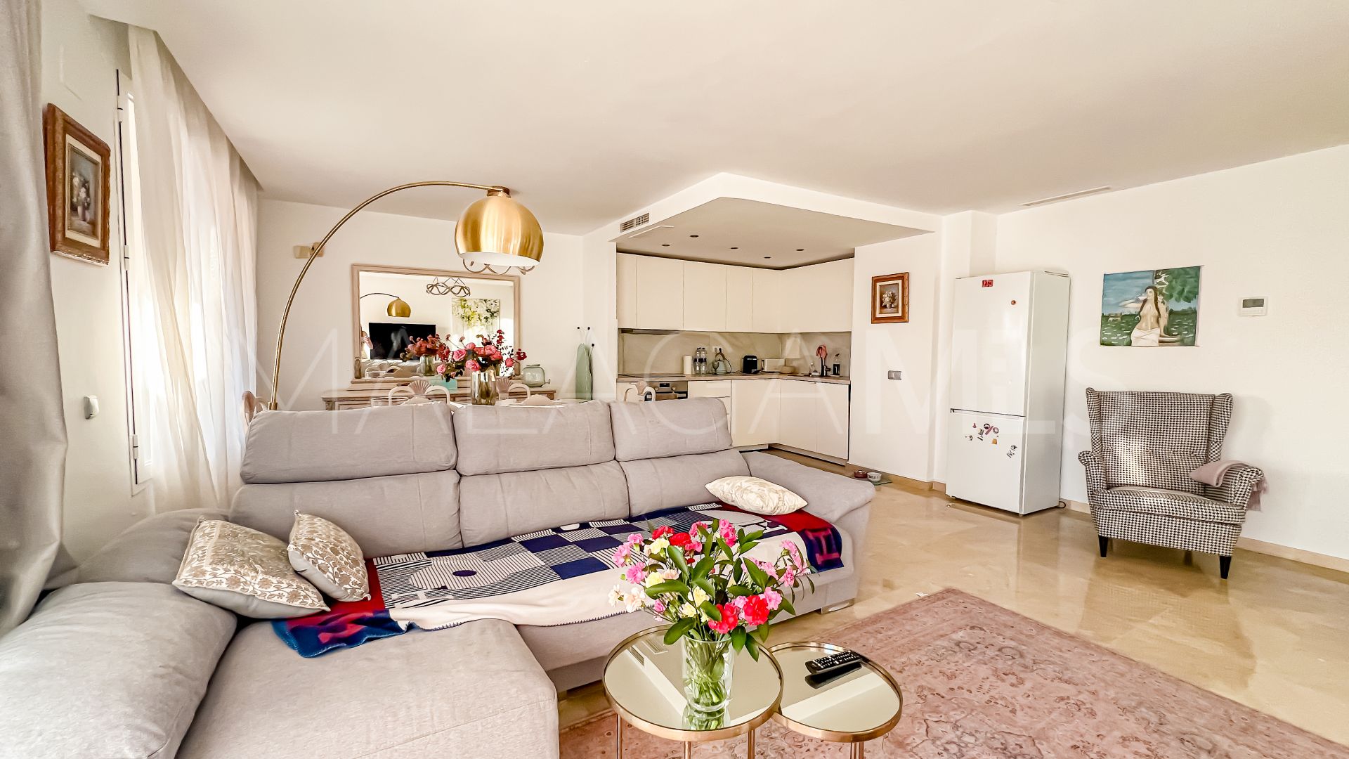 Se vende apartamento planta baja in Benahavis with 2 bedrooms
