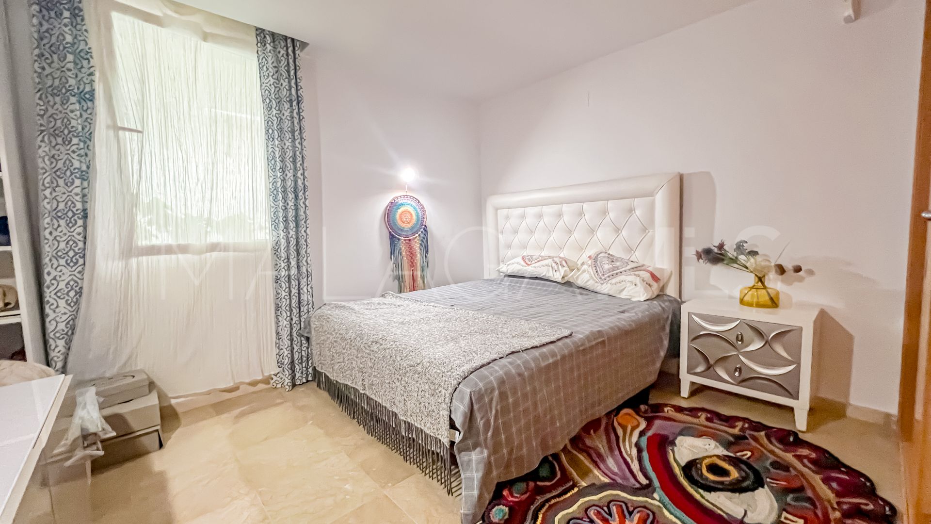 Se vende apartamento planta baja in Benahavis with 2 bedrooms