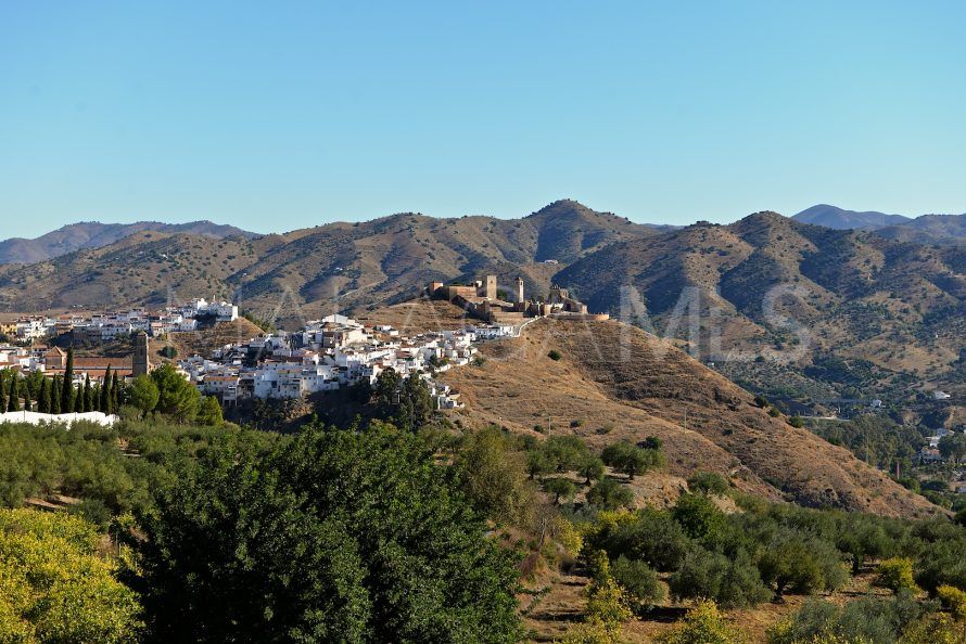 Finca for sale in Alora