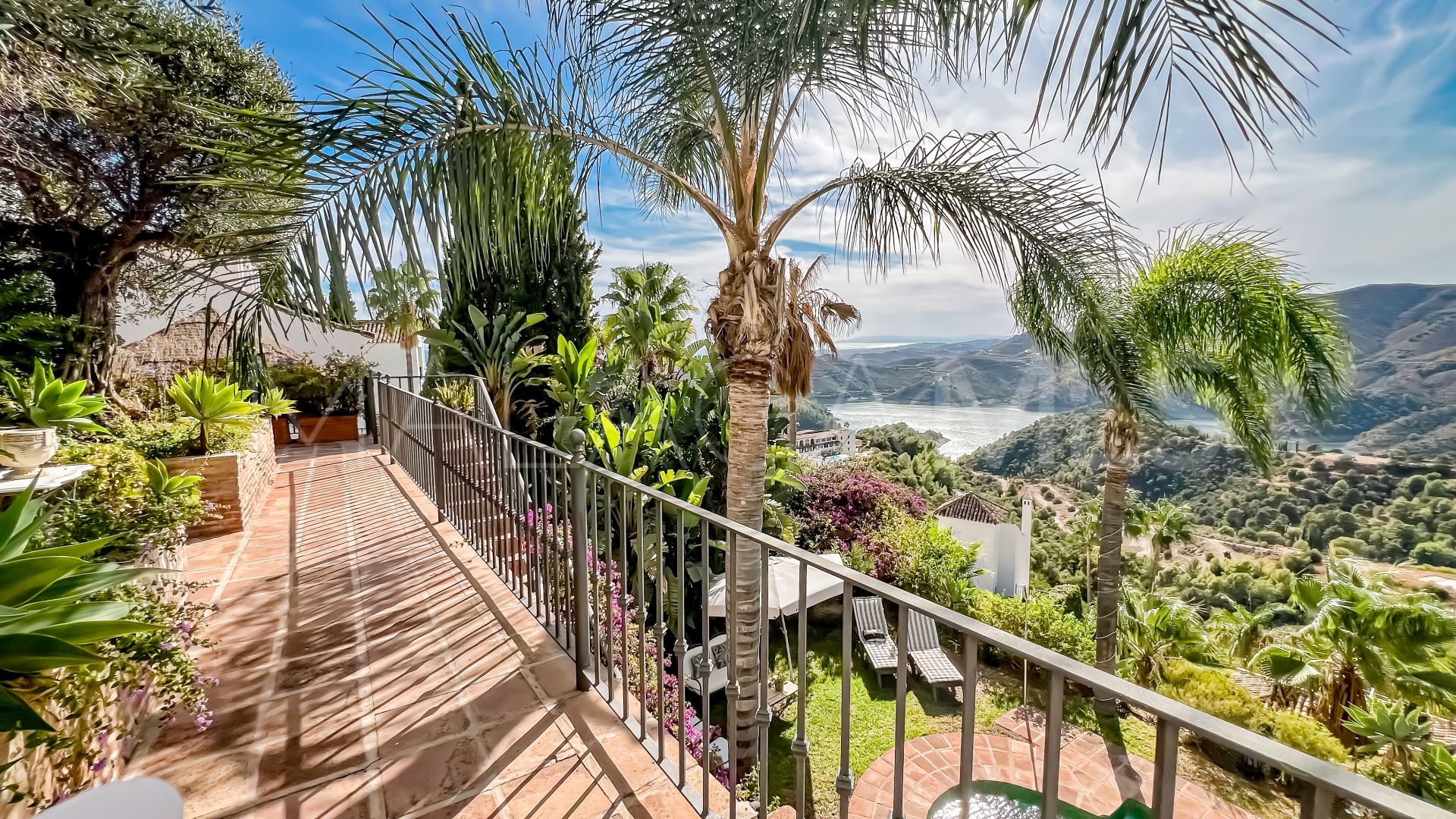 Buy villa in Sierra Blanca Country Club