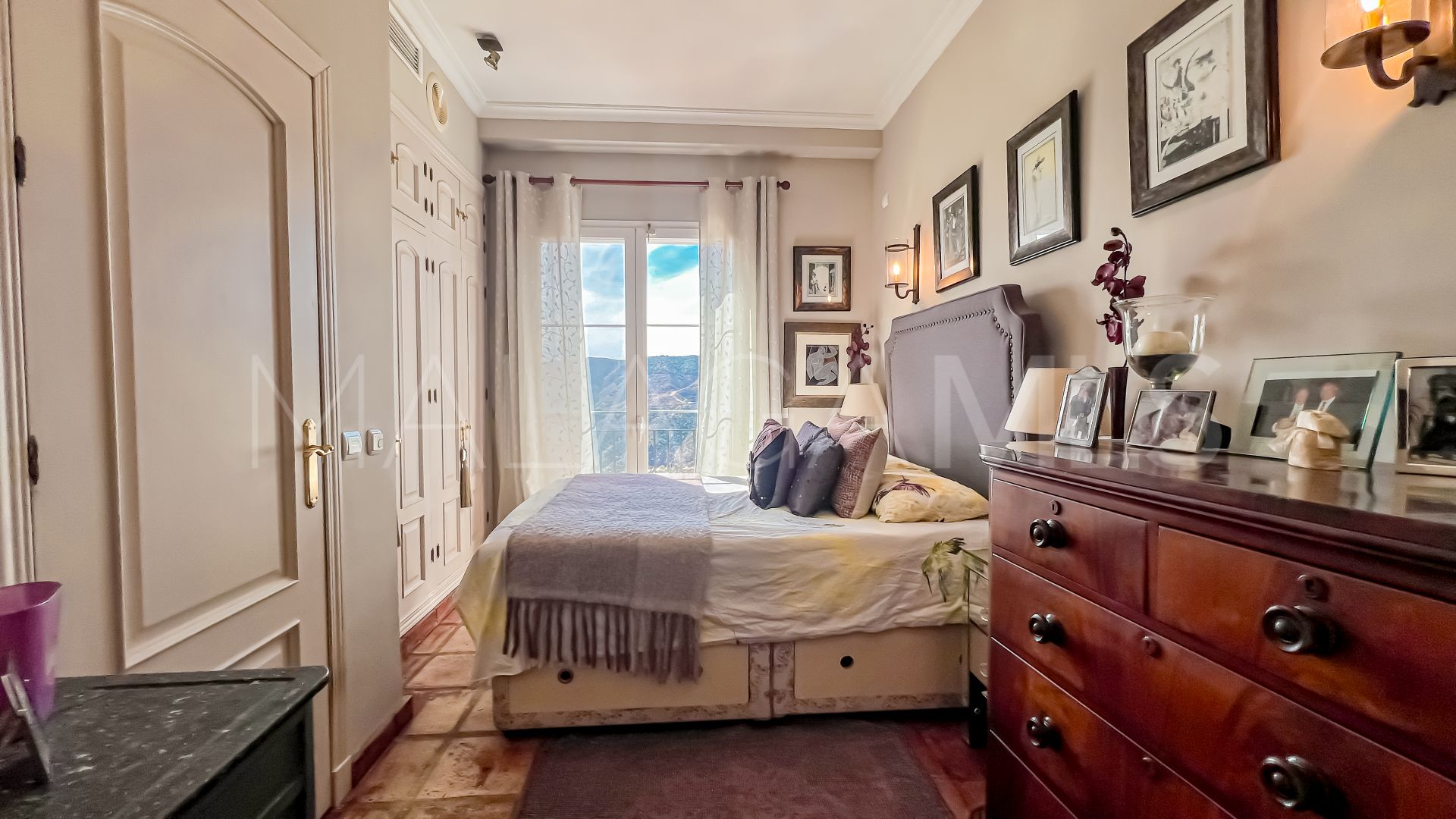 Buy villa in Sierra Blanca Country Club