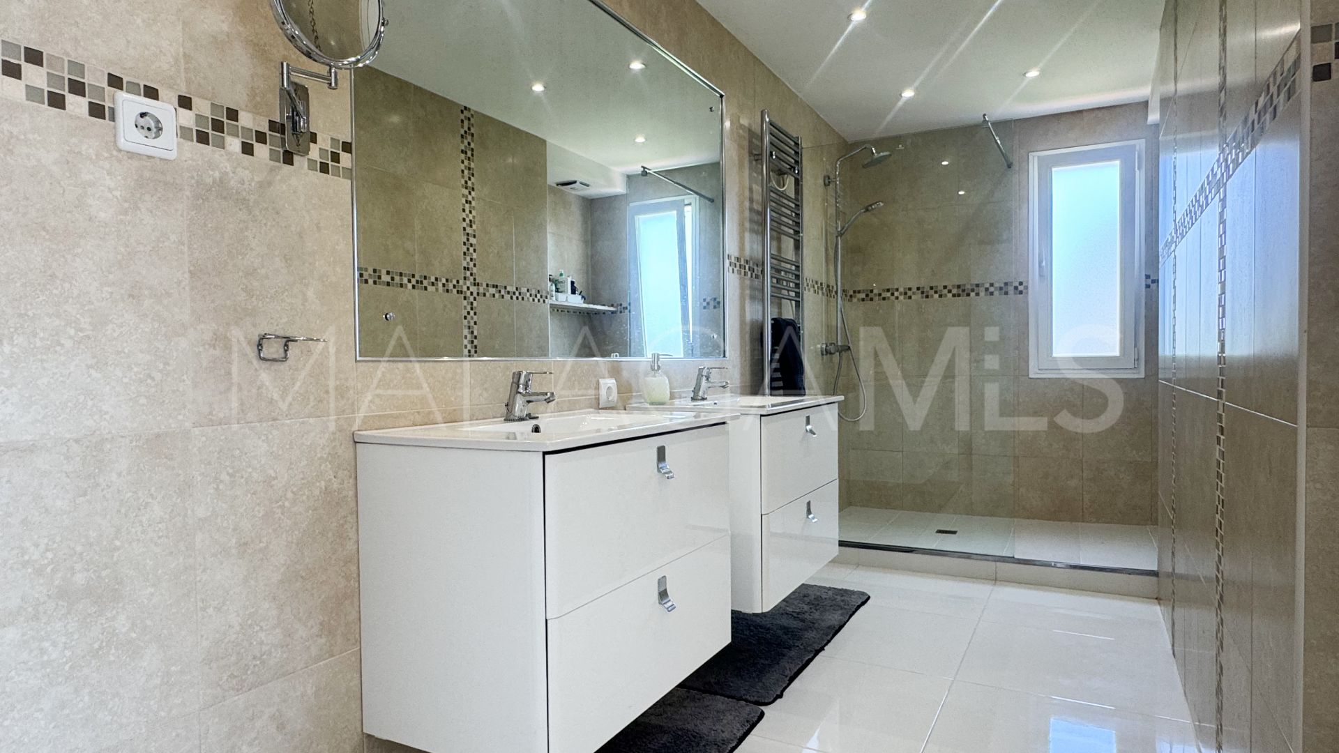 Villa for sale in Arena Beach