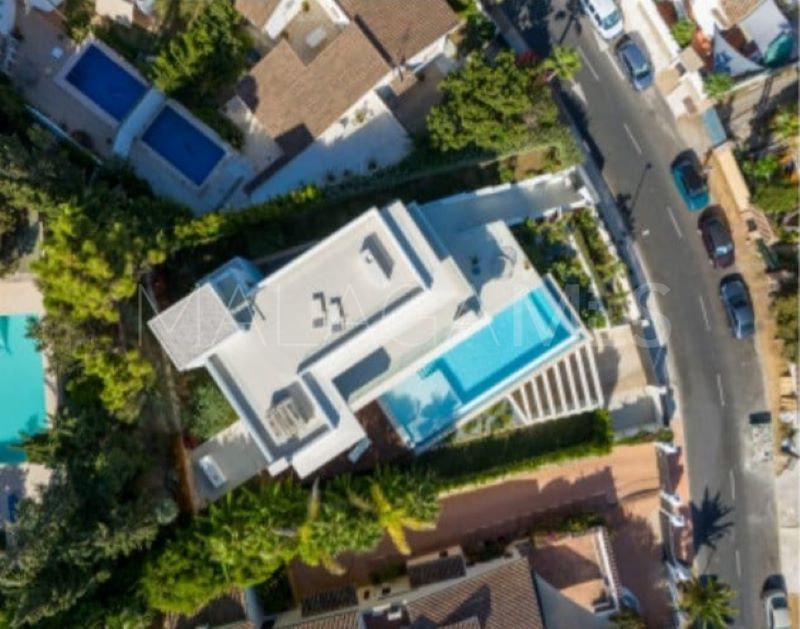 Buy Carib Playa villa with 5 bedrooms