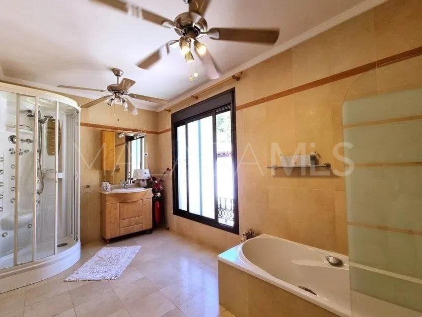 Villa for sale in Mijas Golf