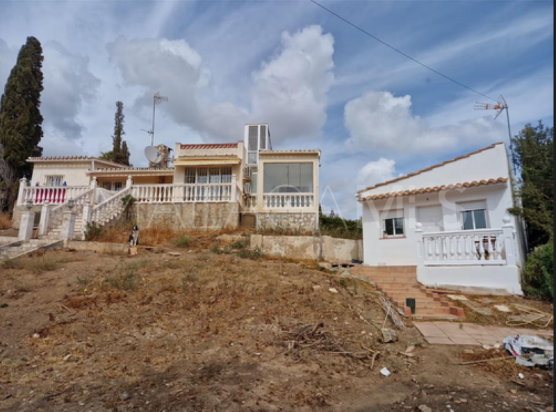 For sale 3 bedrooms house in Elviria