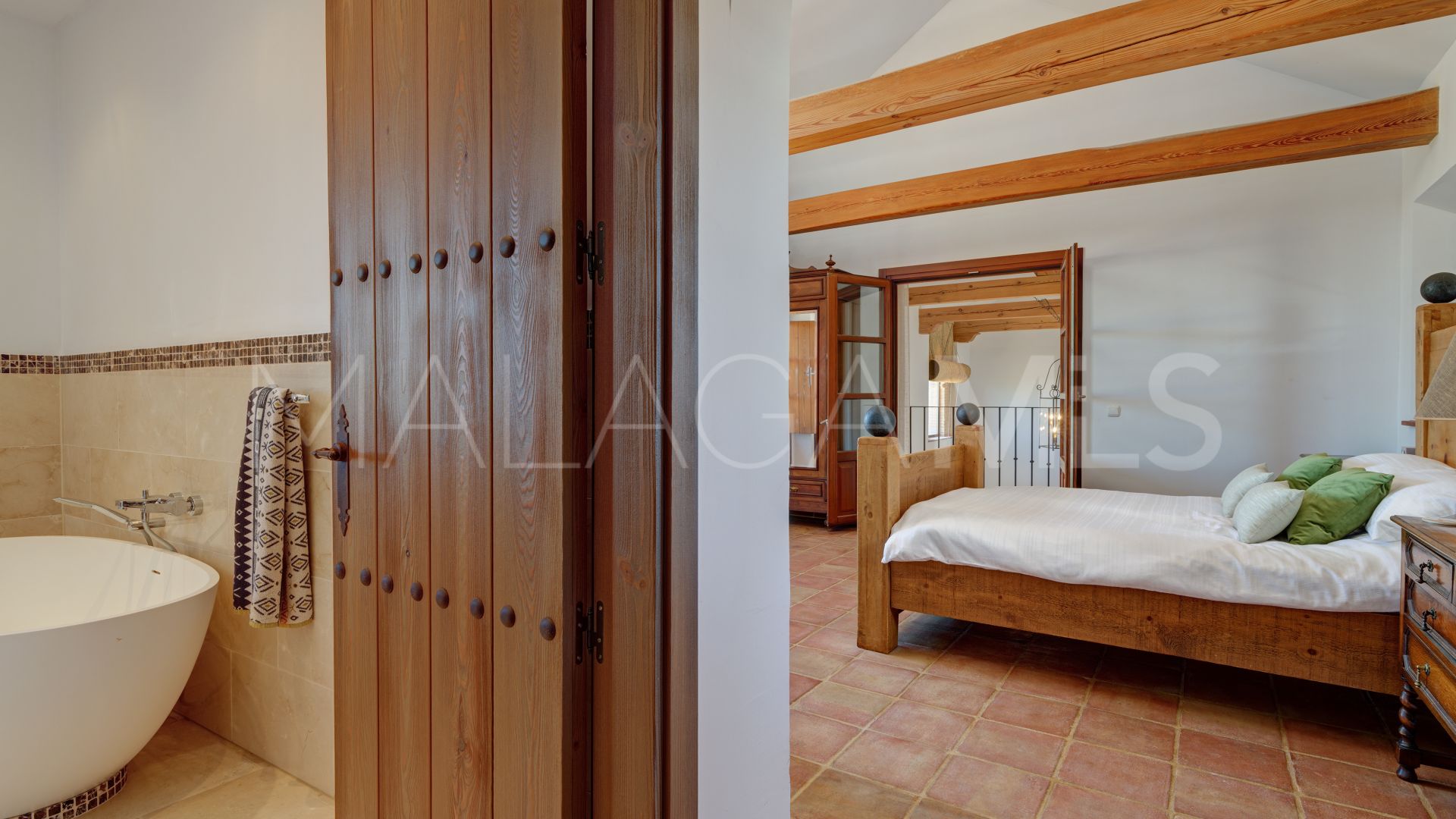 Cortijo for sale in Mollina