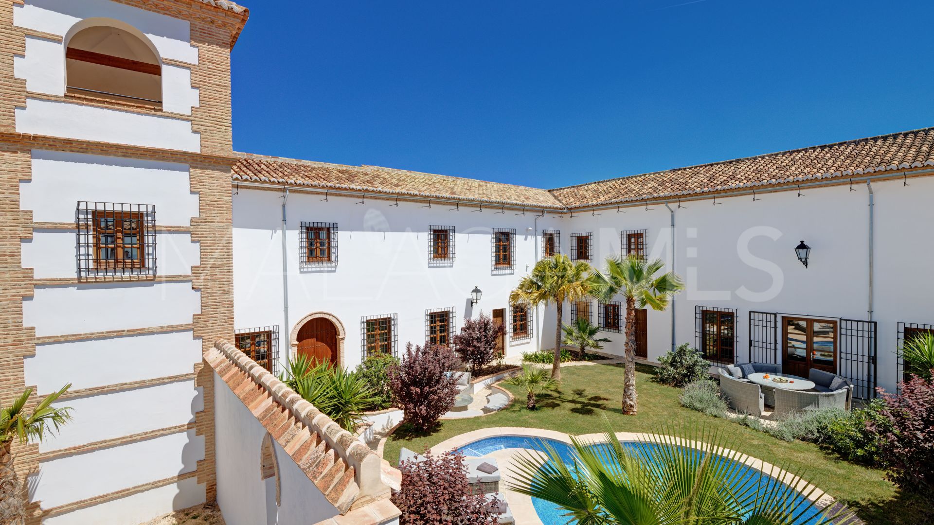 Cortijo for sale in Mollina