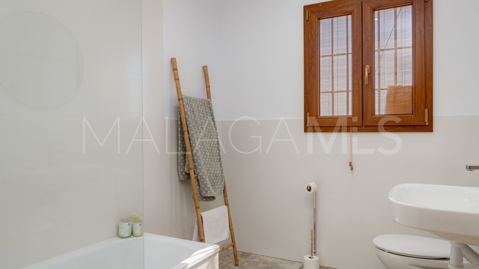 Cortijo for sale in Mollina