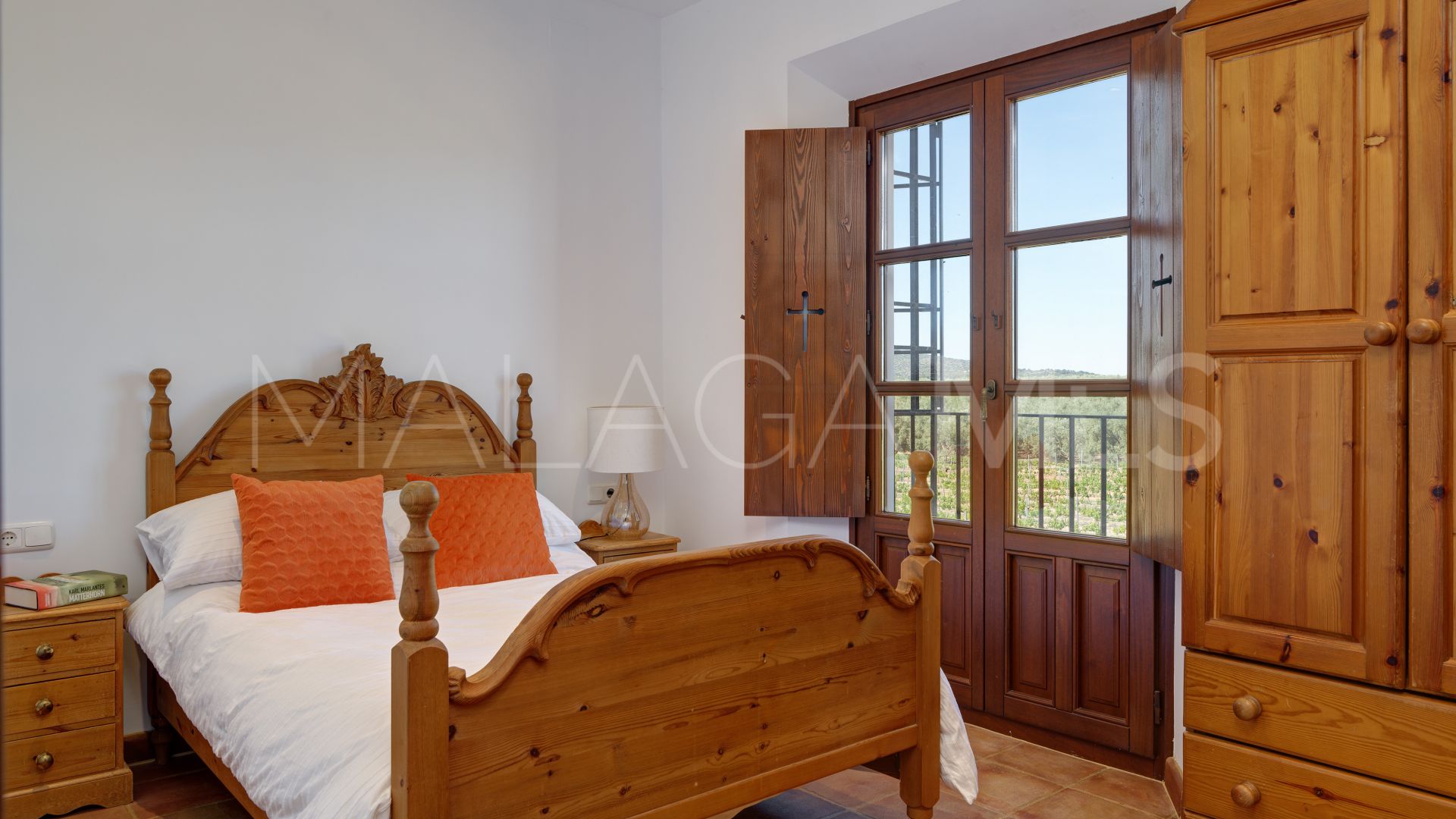 Cortijo for sale in Mollina