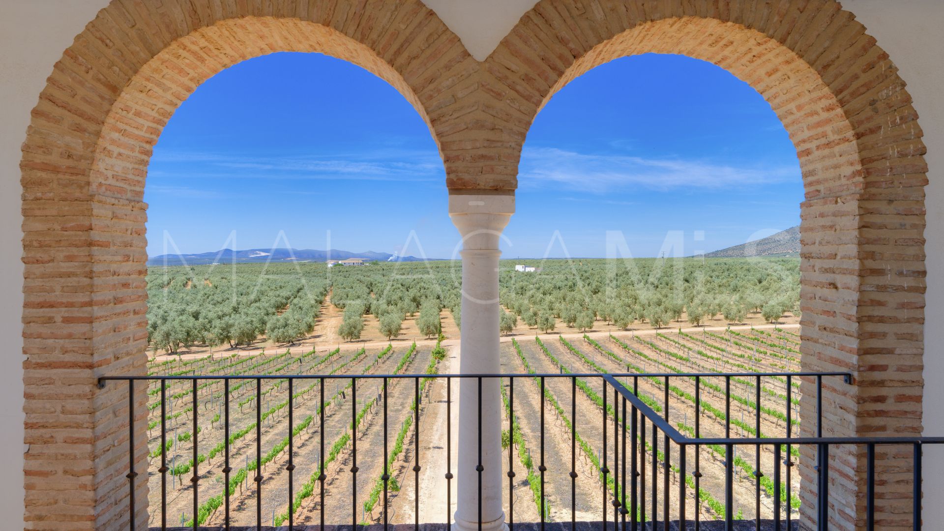 Cortijo for sale in Mollina