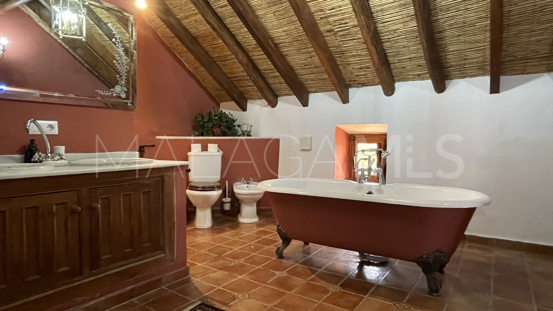 Cortijo for sale in Mollina