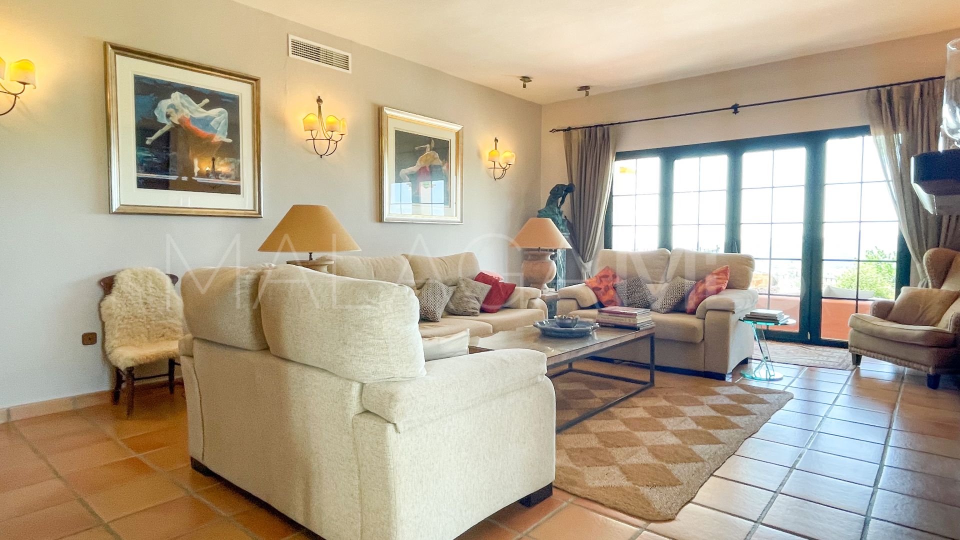 Villa for sale in Villanueva de la Concepción