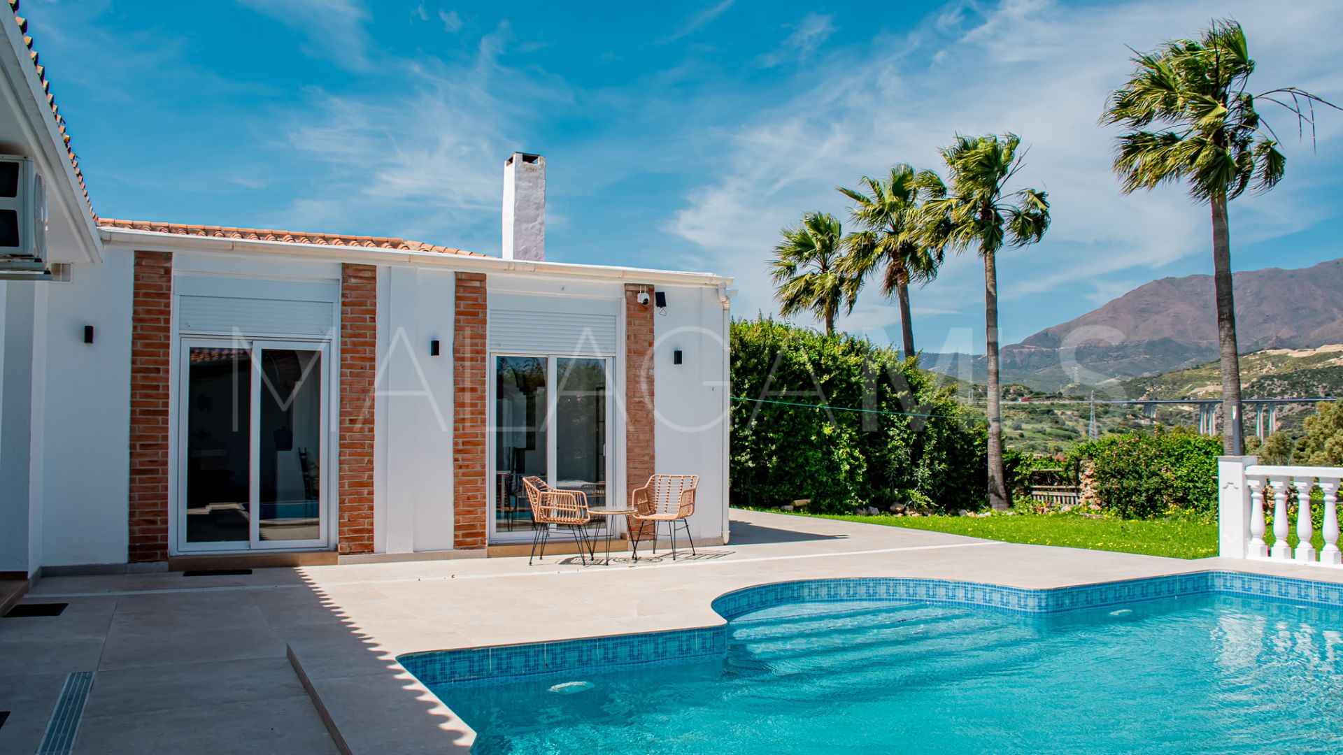 Villa for sale in Estepona Golf