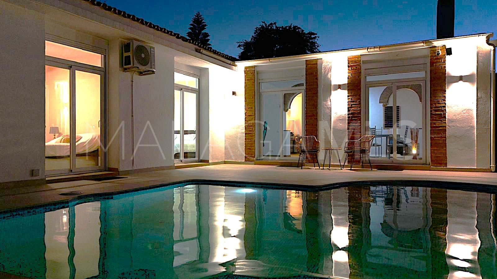 Villa for sale in Estepona Golf