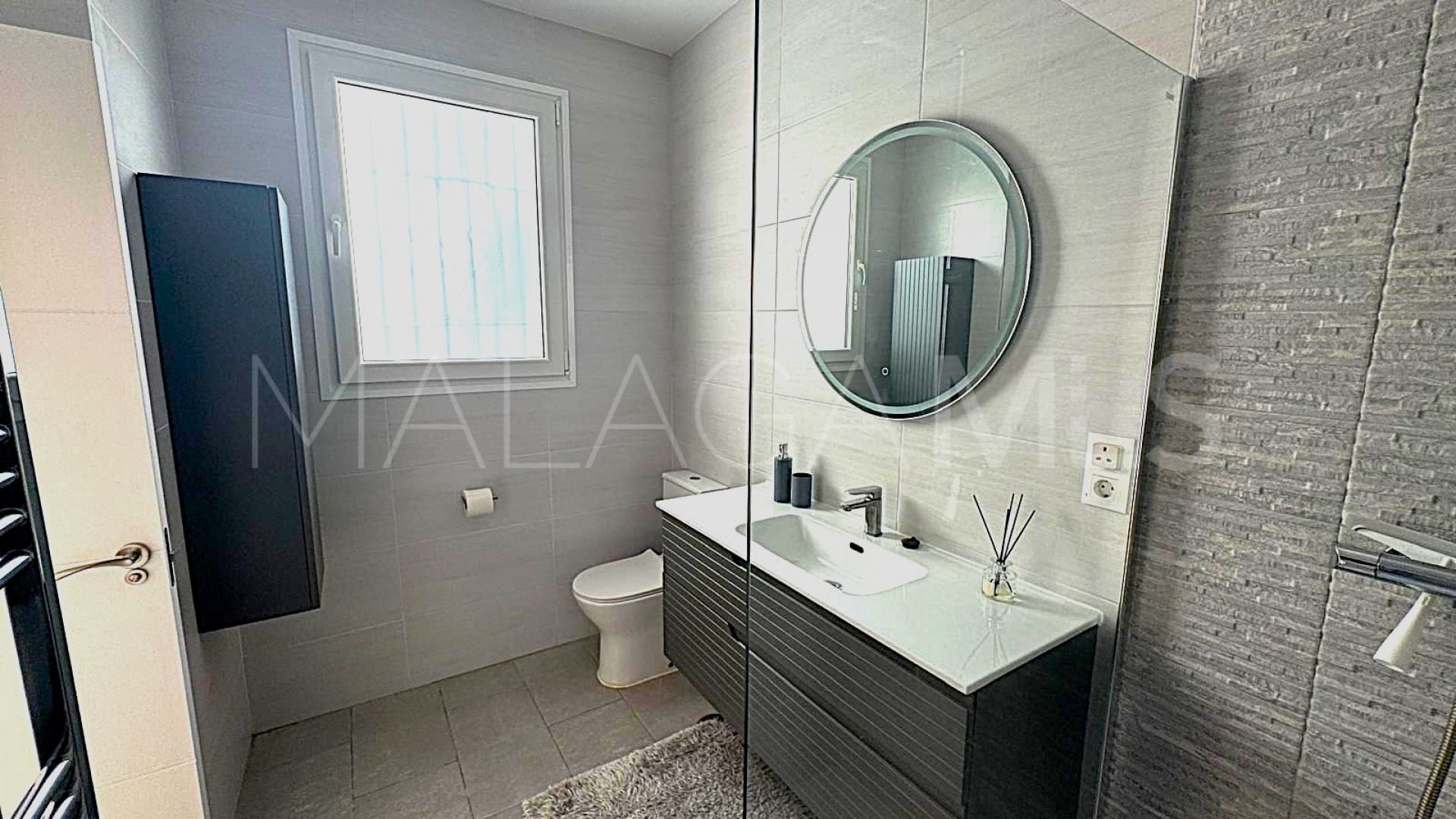 Villa for sale in Estepona Golf