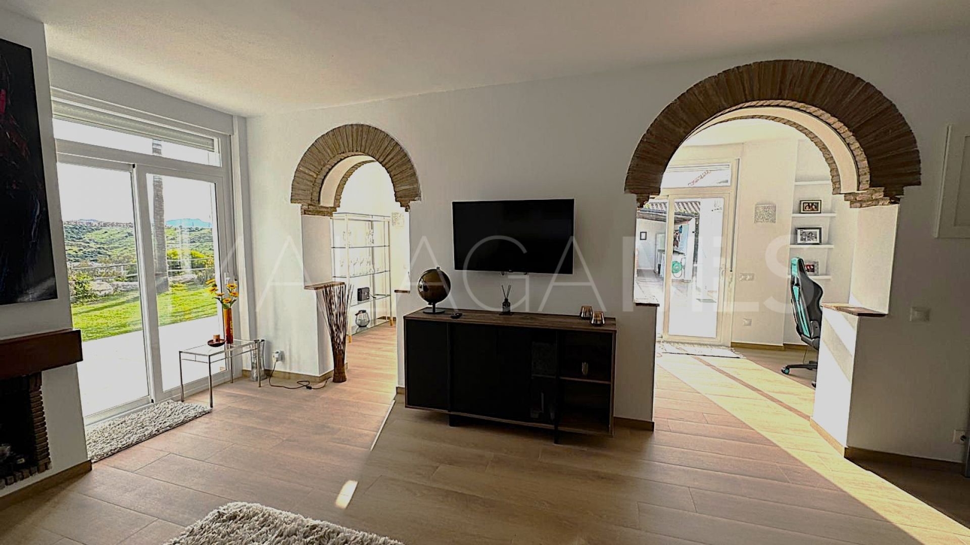 Villa for sale in Estepona Golf
