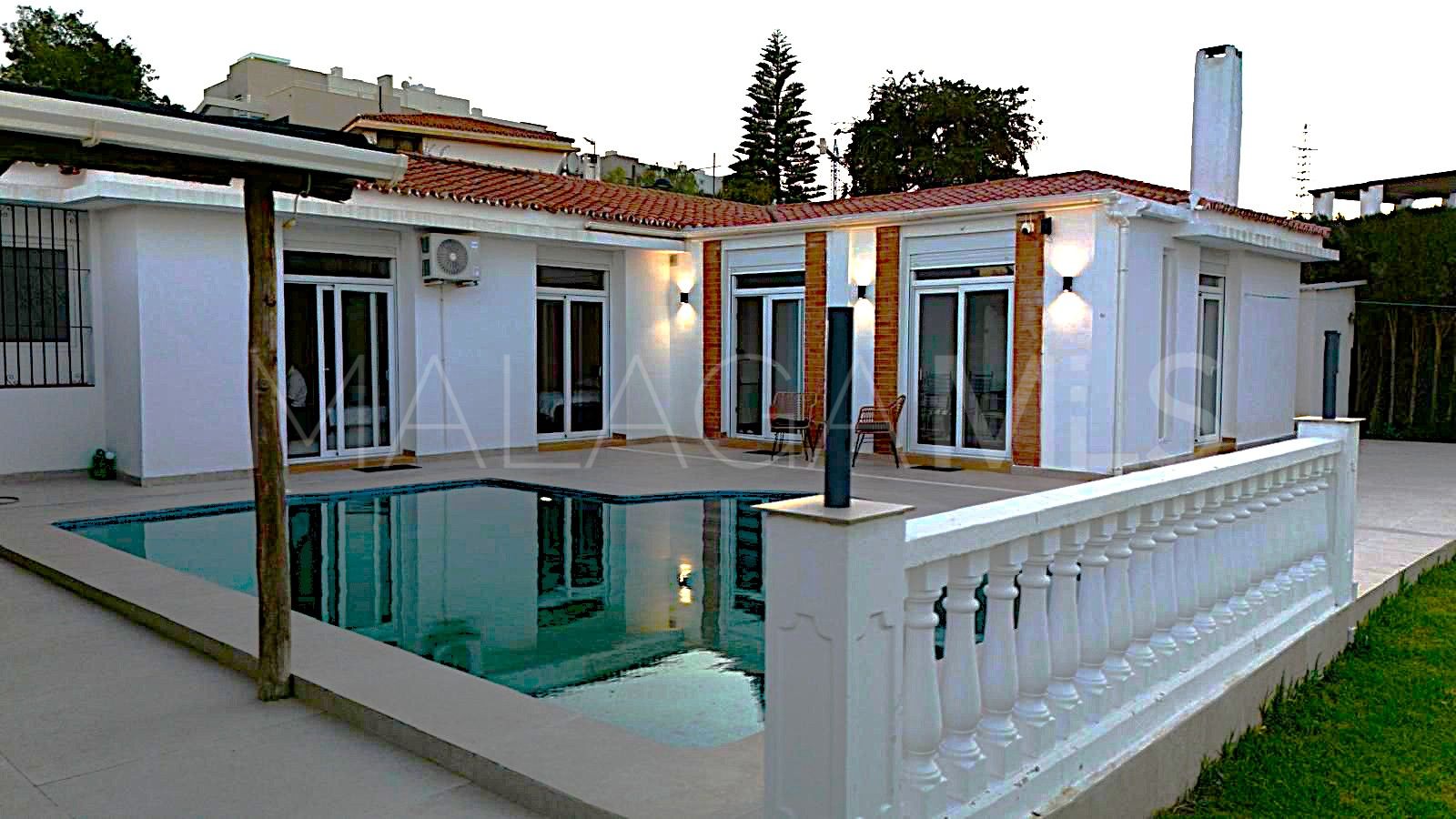 Villa for sale in Estepona Golf