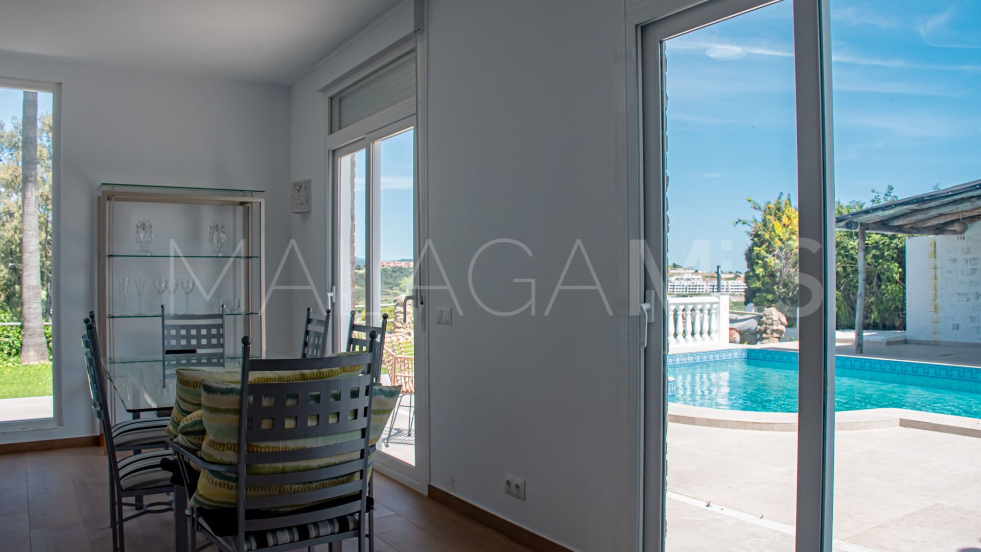 Villa for sale in Estepona Golf