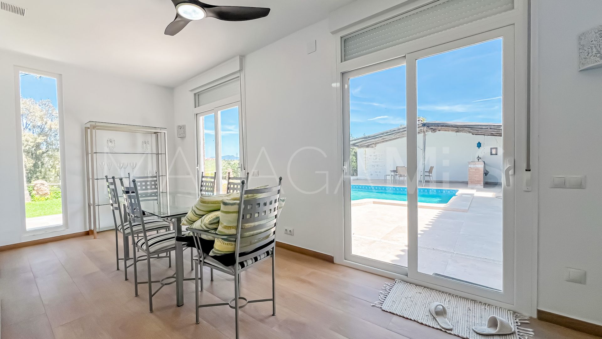 Villa for sale in Estepona Golf