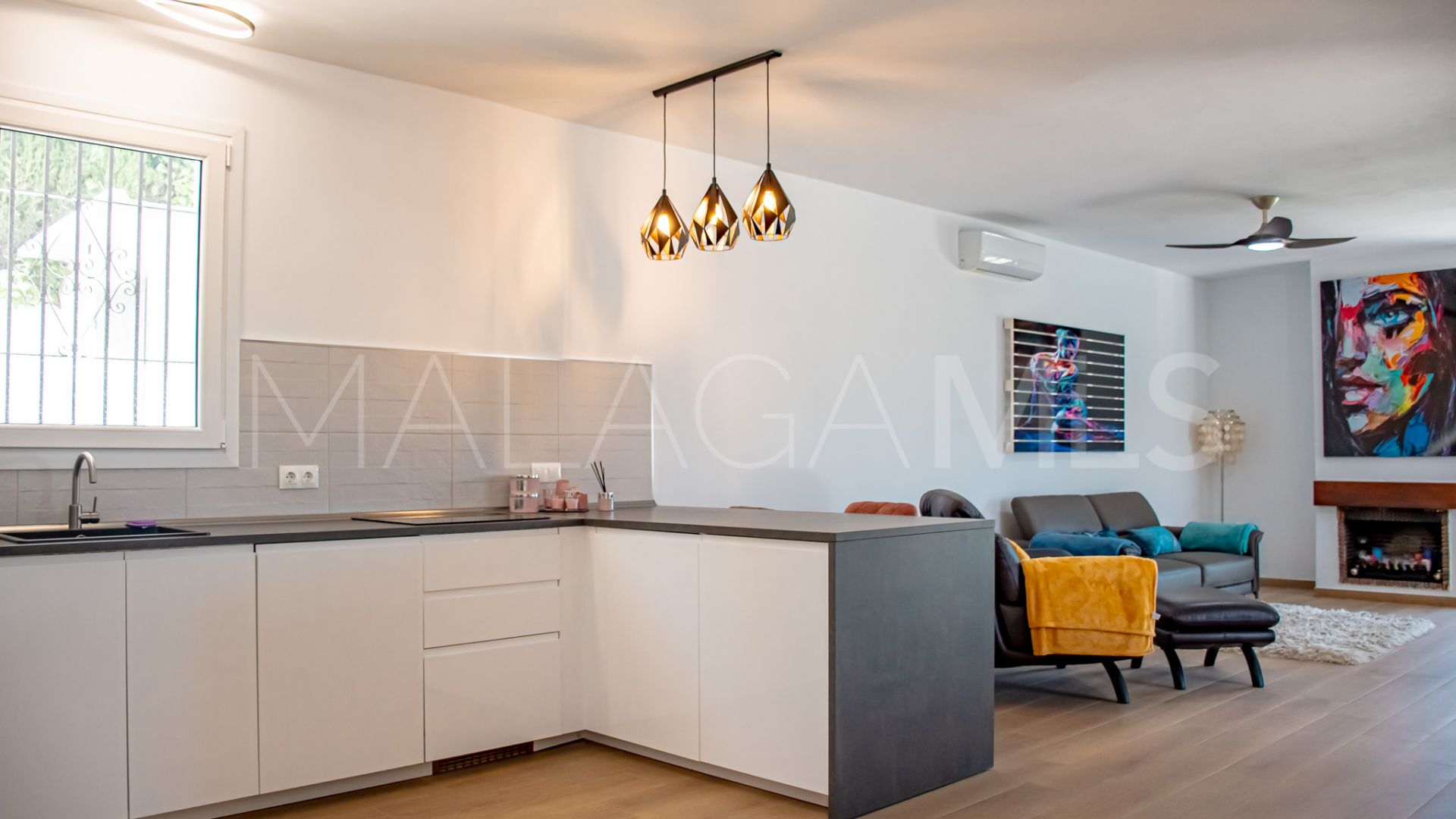Villa for sale in Estepona Golf