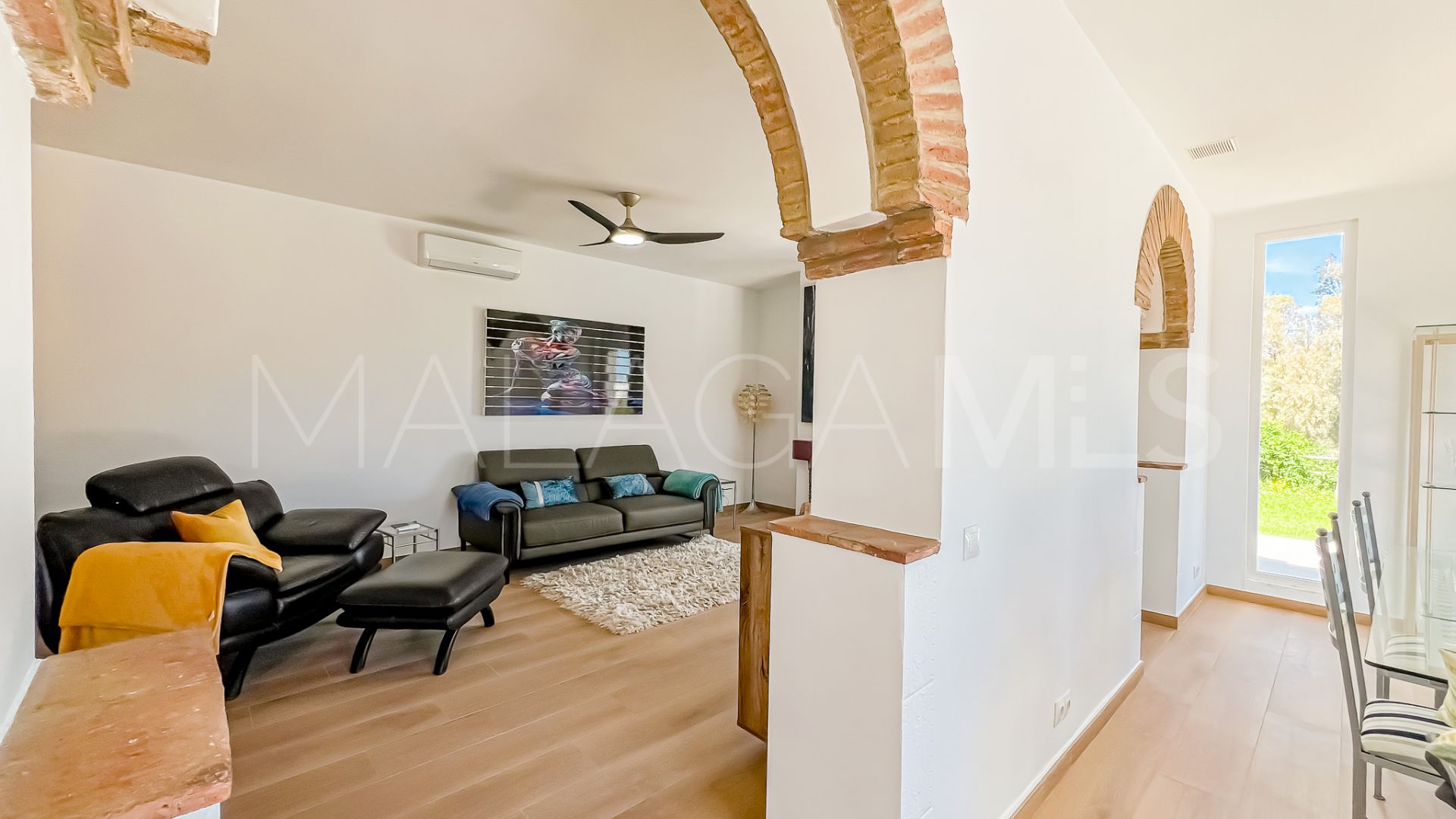 Villa for sale in Estepona Golf