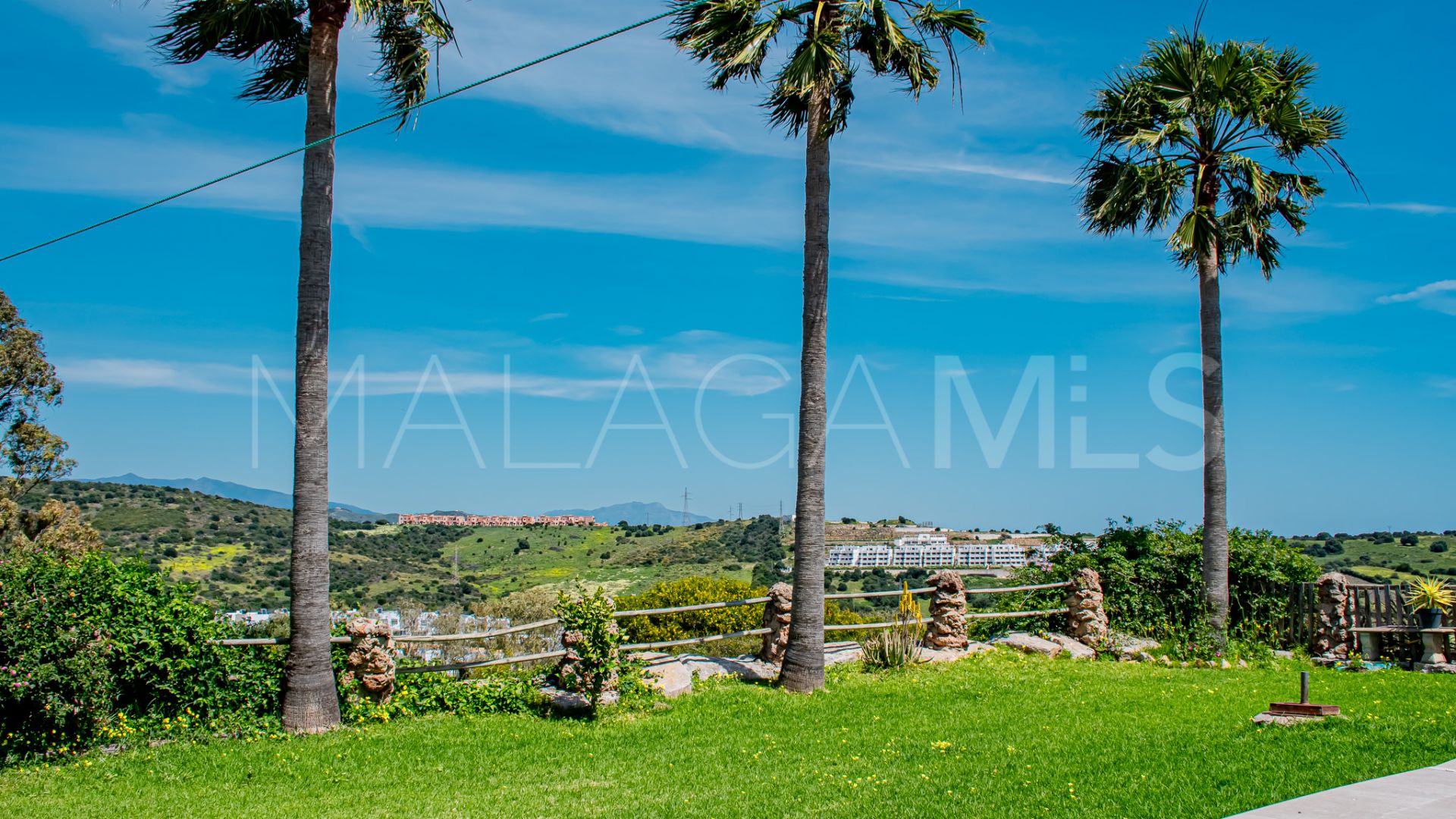 Villa for sale in Estepona Golf