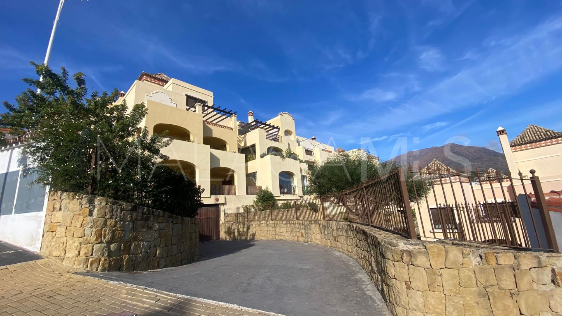 For sale penthouse with 2 bedrooms in Azata Golf