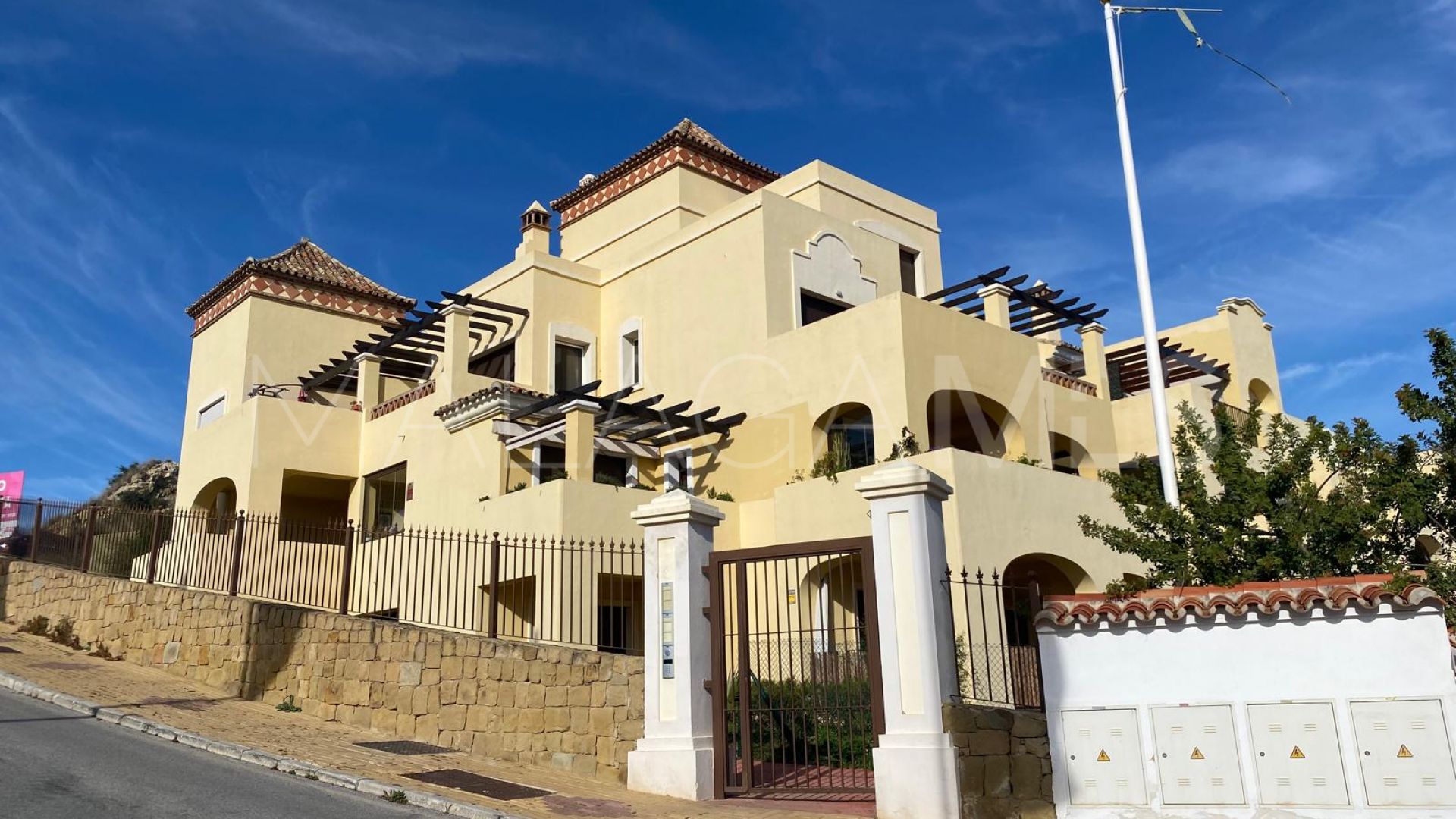 For sale penthouse with 2 bedrooms in Azata Golf