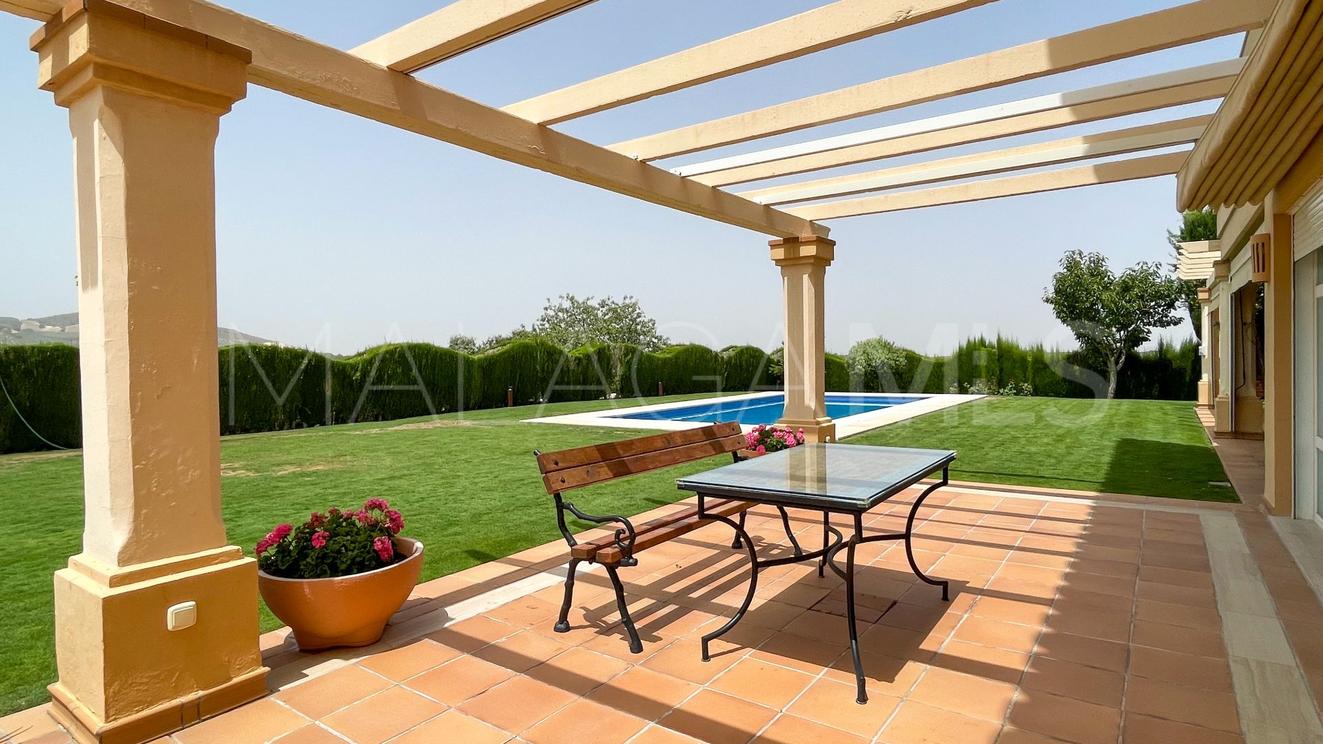 Villa for sale in Antequera