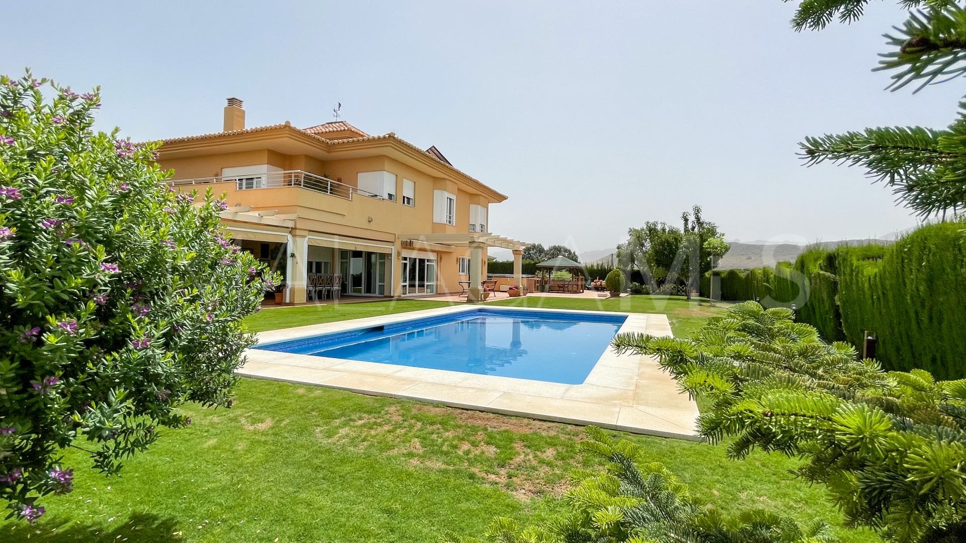 Villa for sale in Antequera