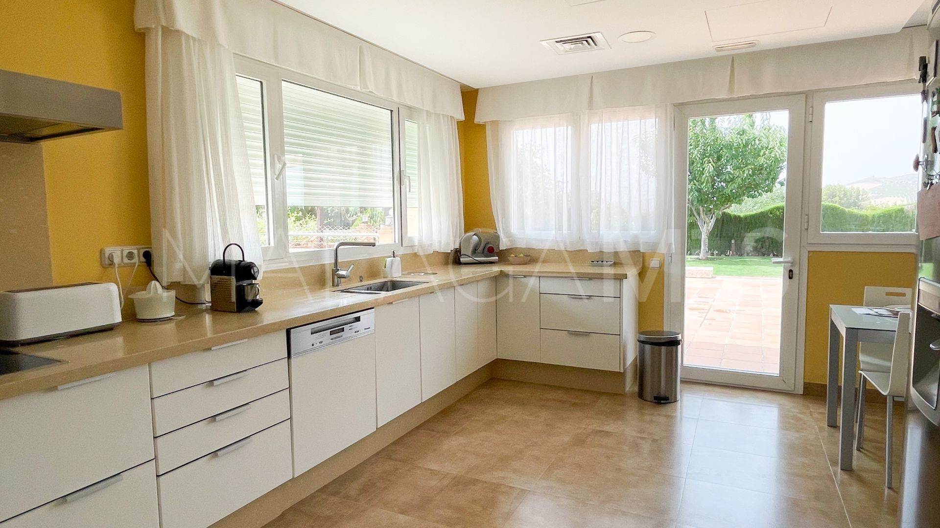 Villa for sale in Antequera