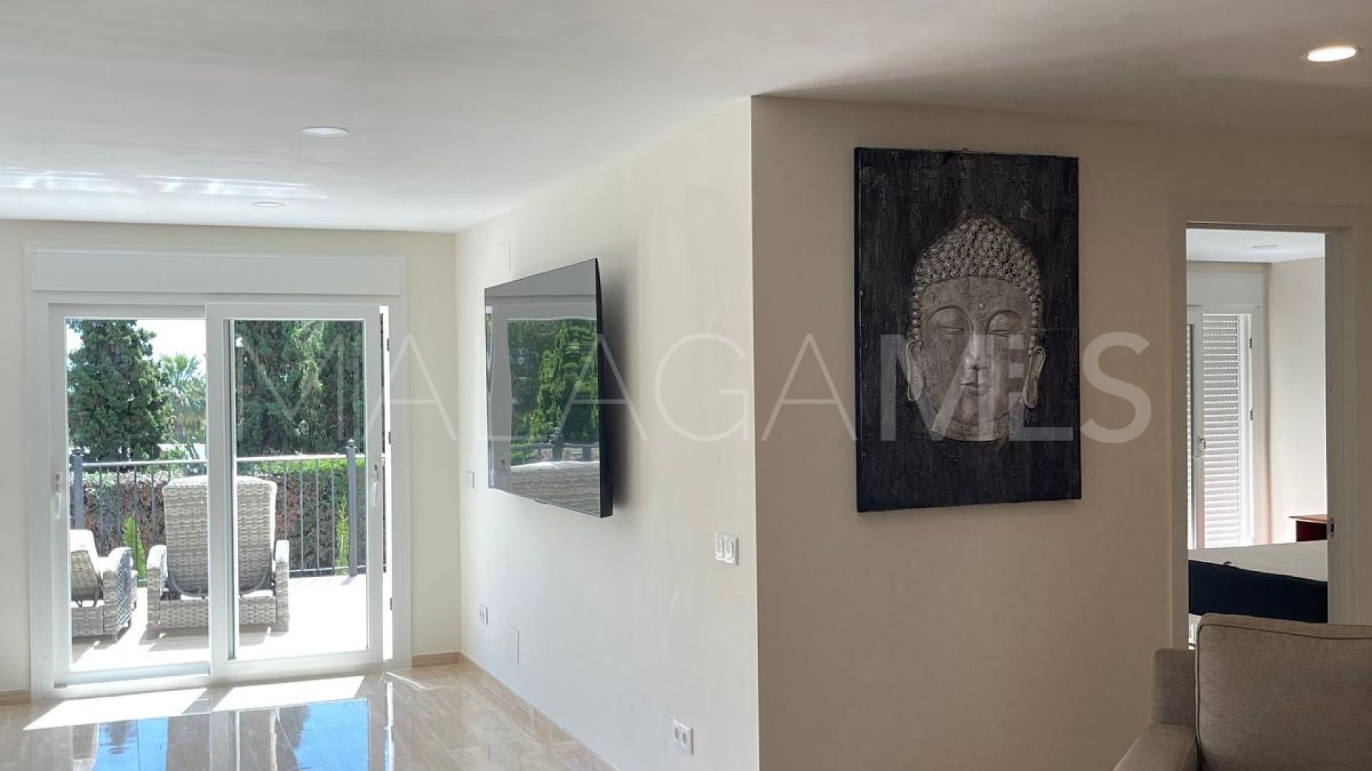 Buy villa in Las Brisas de 6 bedrooms