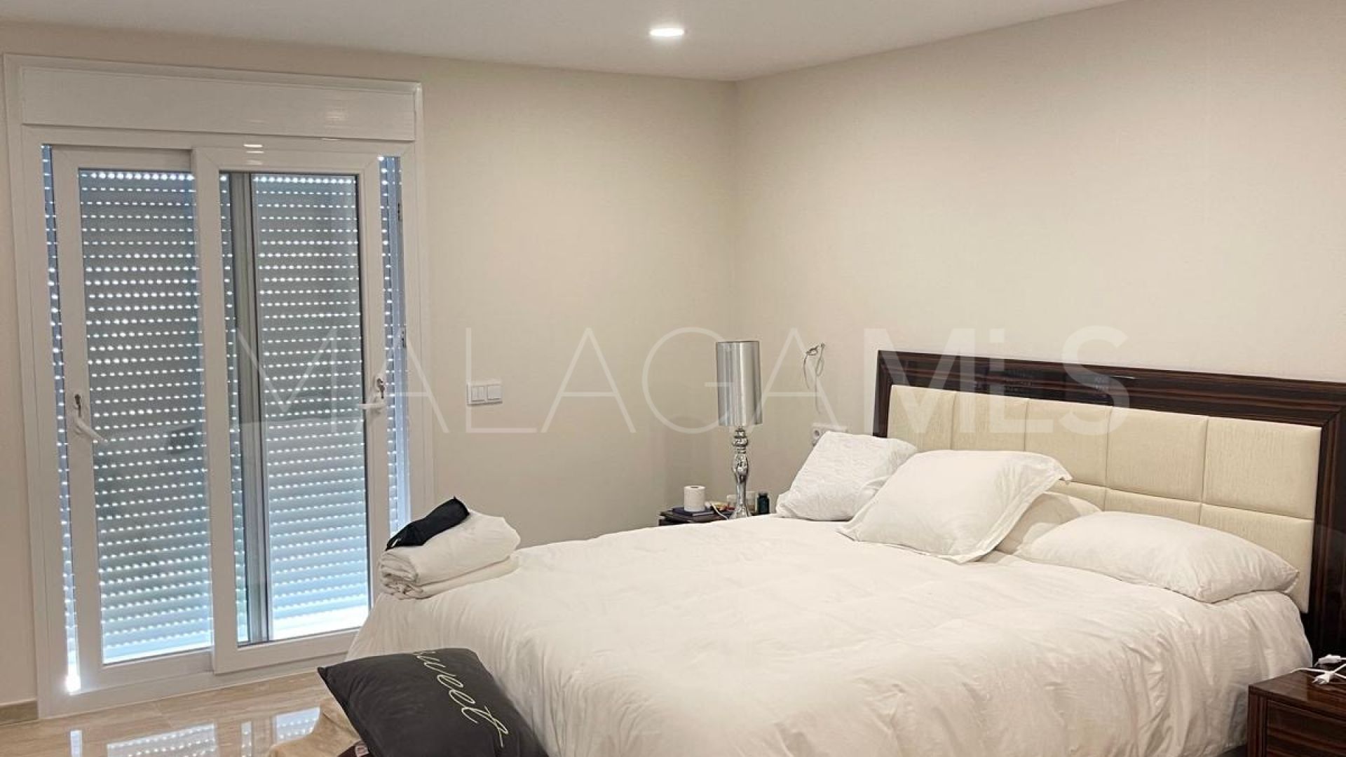 Buy villa in Las Brisas de 6 bedrooms