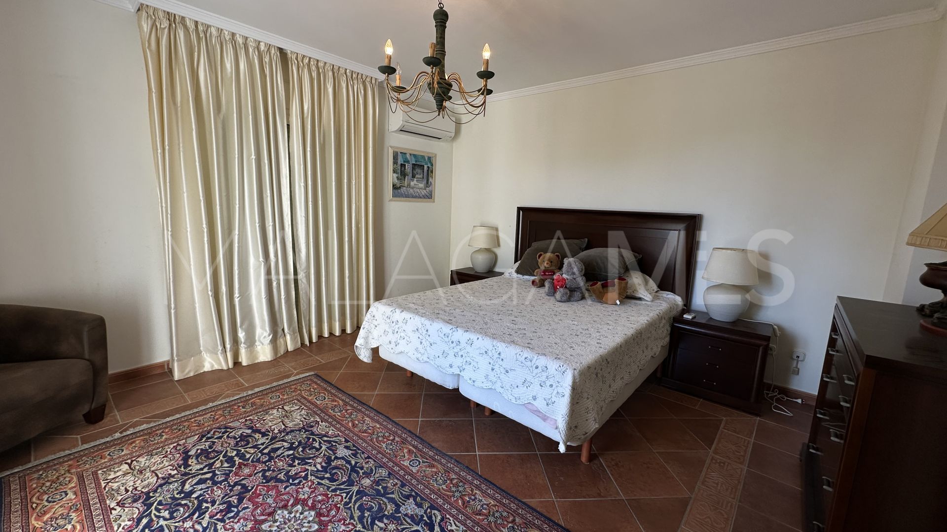 Buy villa in Las Brisas de 6 bedrooms