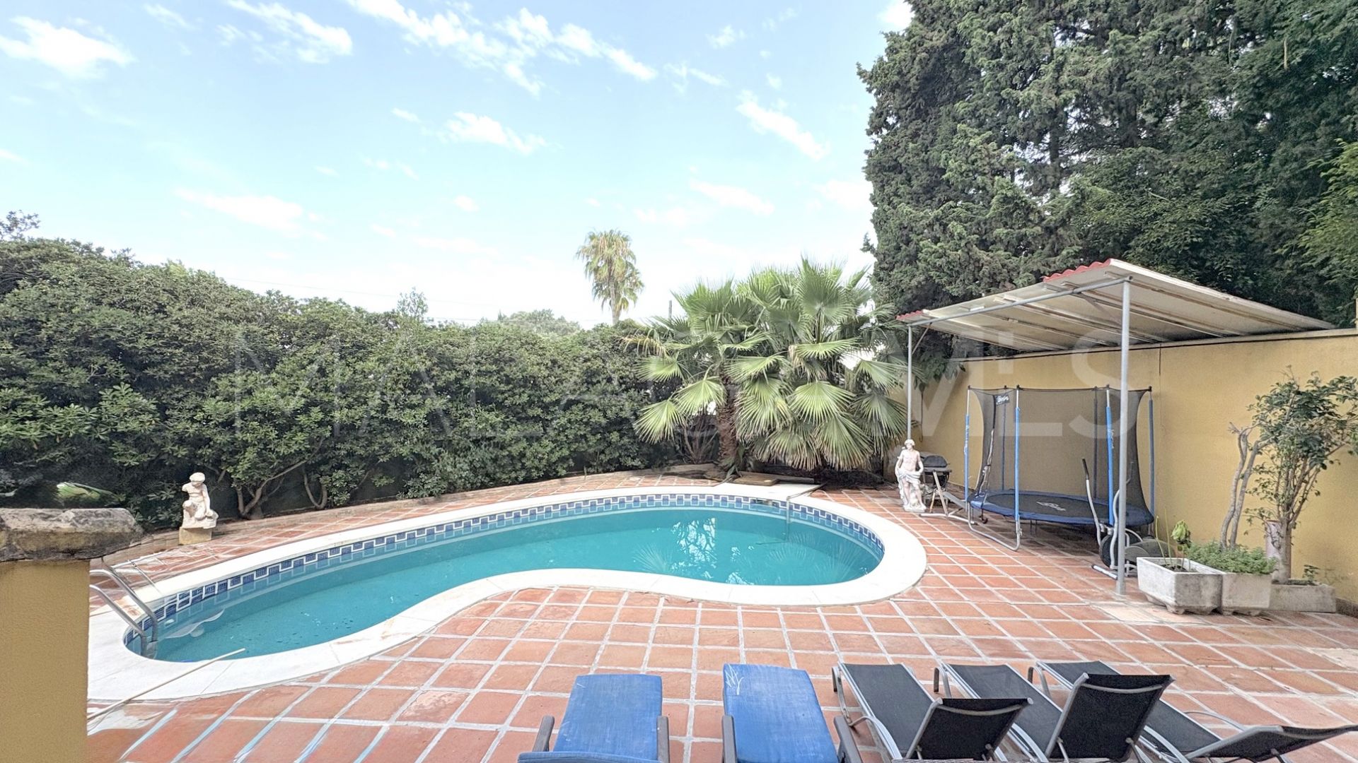Se vende villa de 9 bedrooms in El Rosario