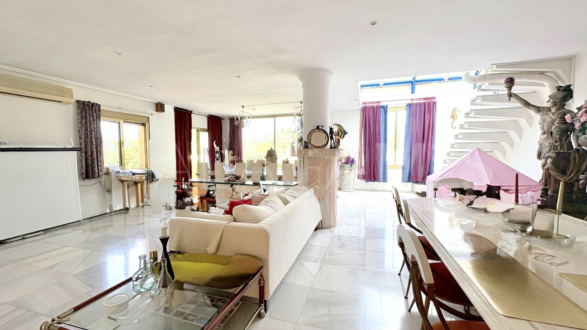 Se vende villa de 9 bedrooms in El Rosario