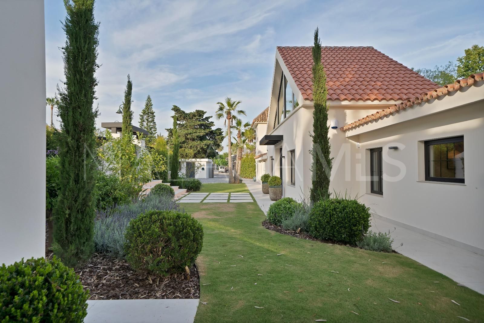 Villa for sale in Marbella - Puerto Banus