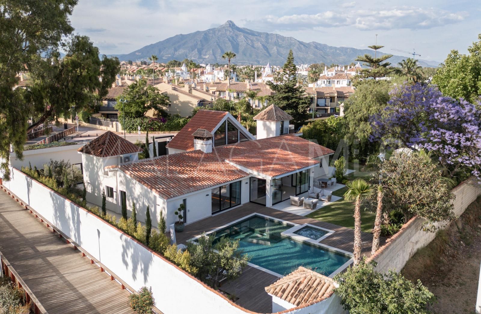 Villa for sale in Marbella - Puerto Banus